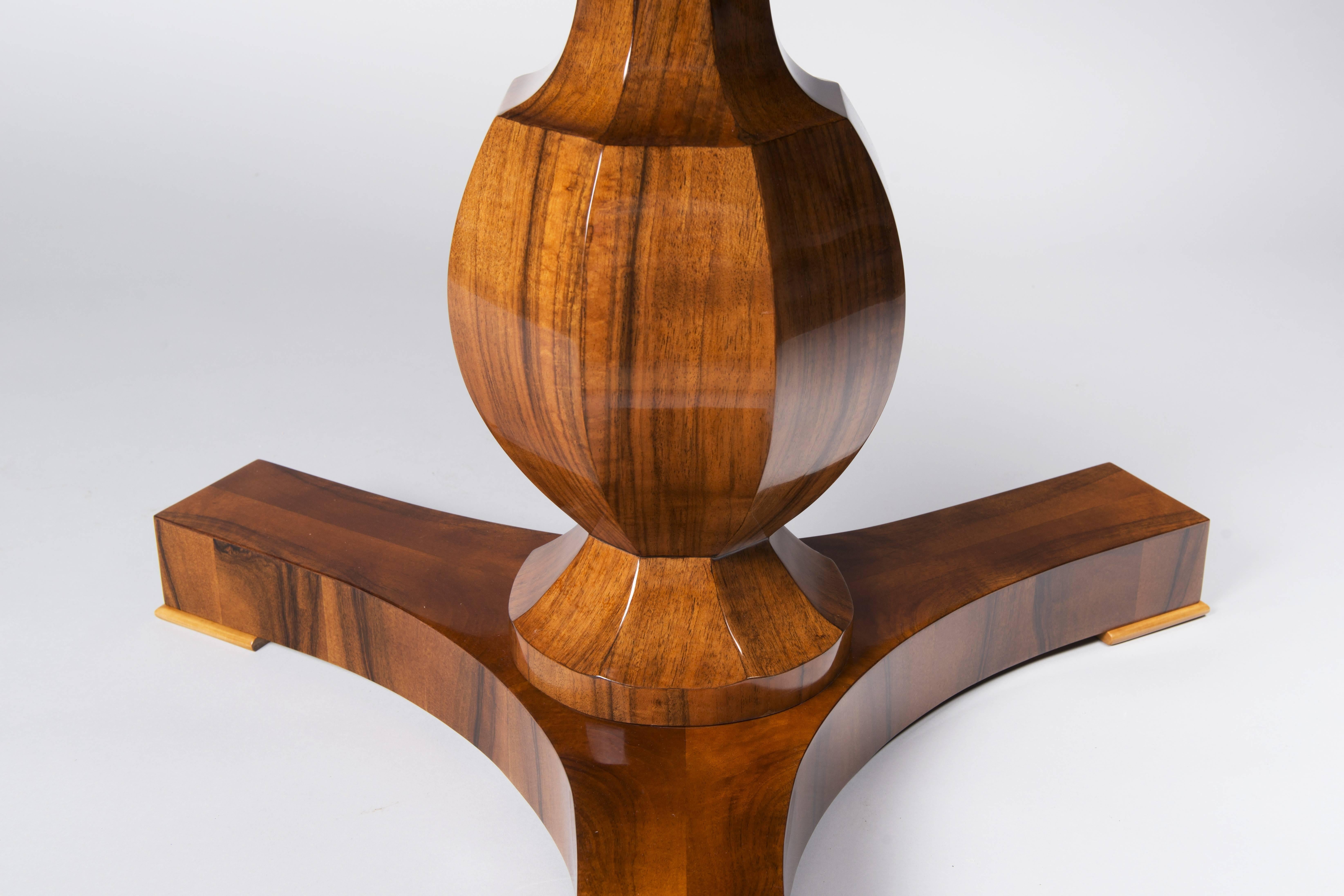 Veneer Biedermeier Tilt-Top Pedestal Table For Sale