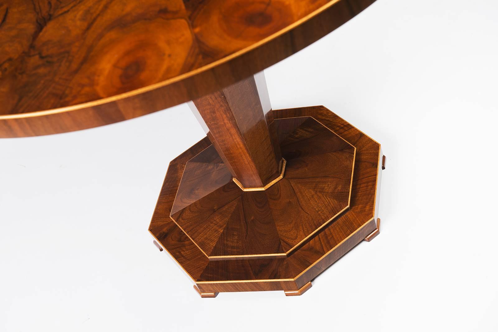 Veneer Biedermeier Pedestal Table For Sale