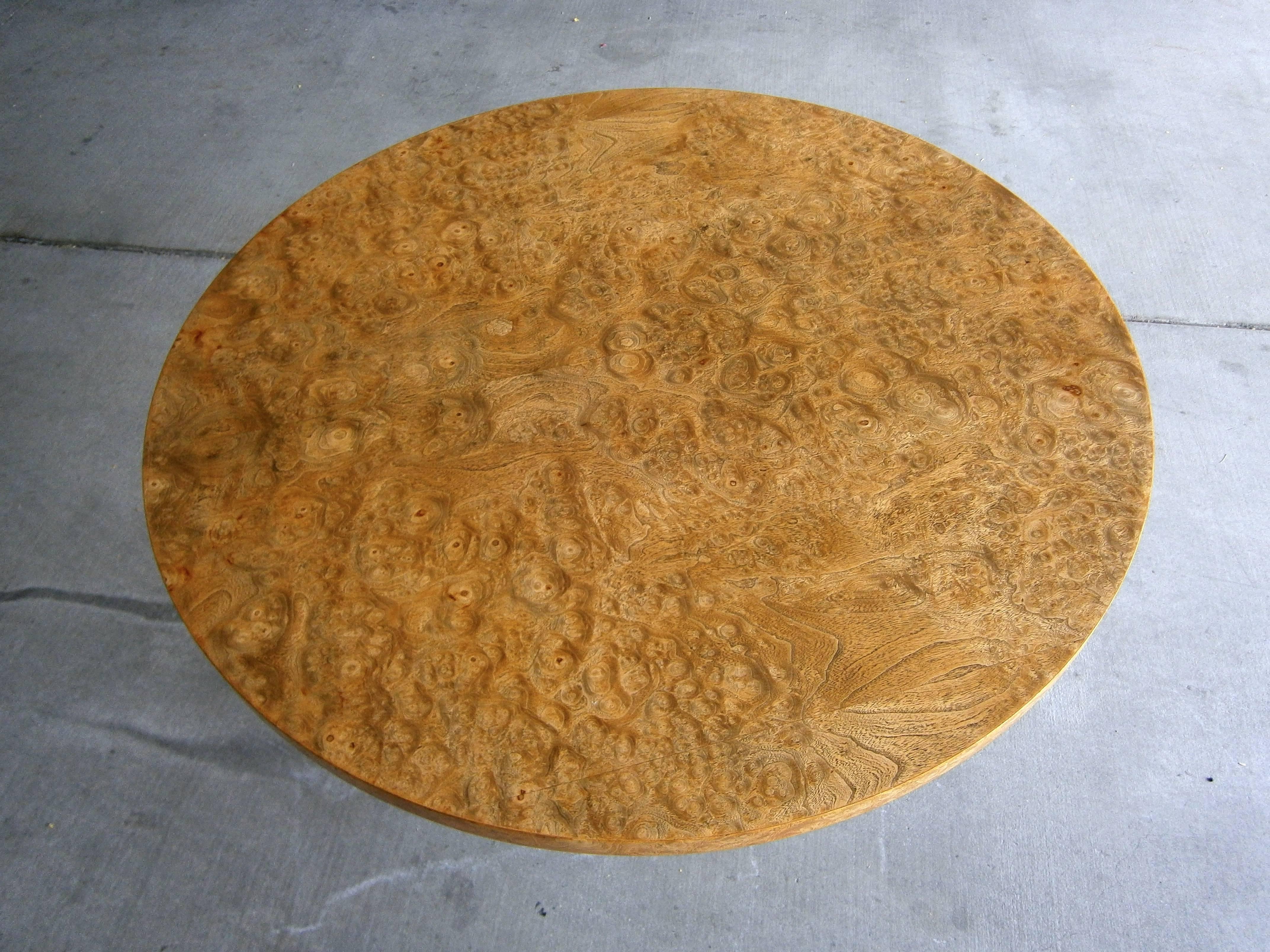 Aluminum and Brass Based Burled wood Circular Table by John Vesey  C. 1960s For Sale 4