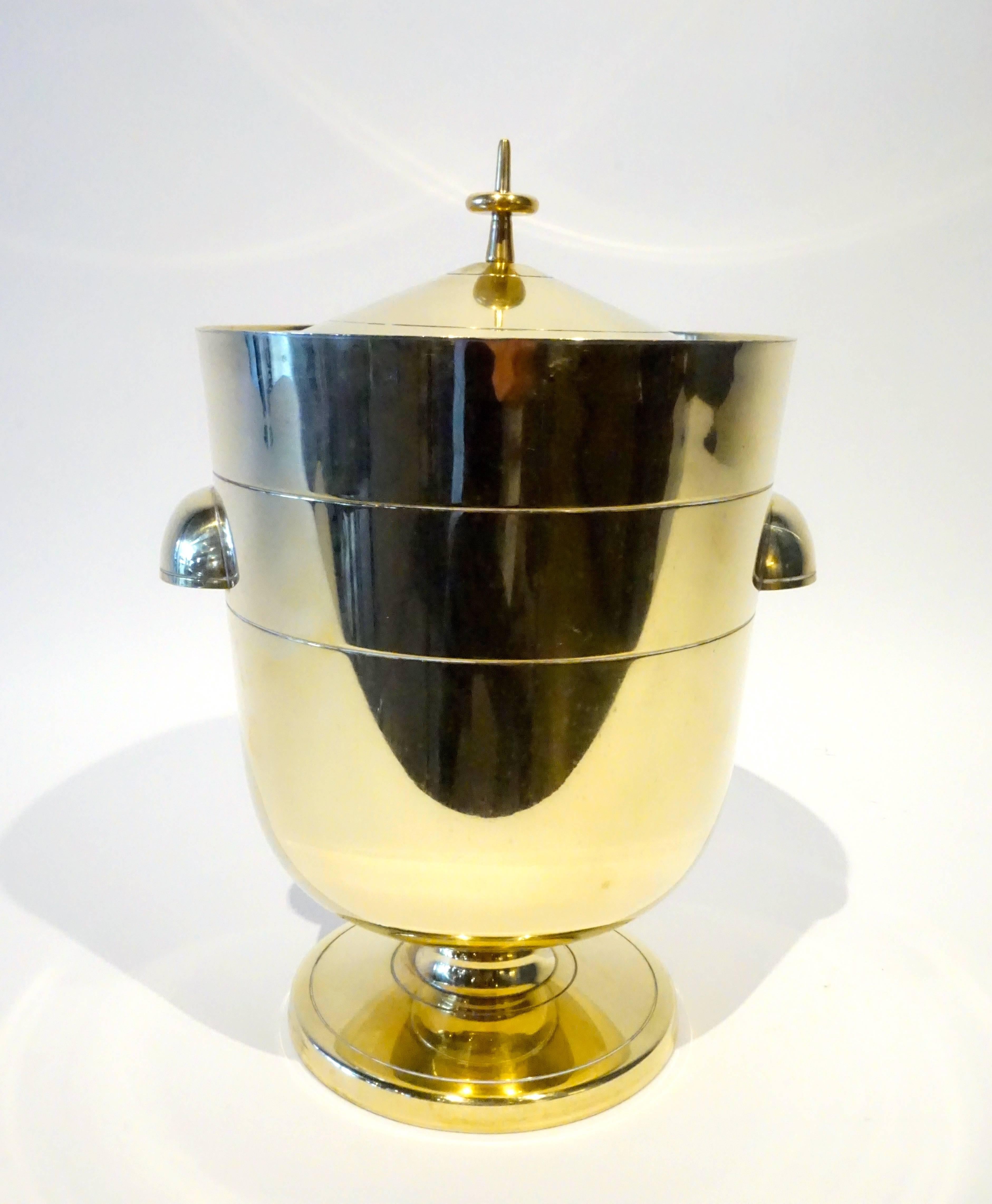 Mid-Century Modern Polished Brass Ice Bucket by Tommi Parzinger for Dorlyn Silversmiths  C. 1950s