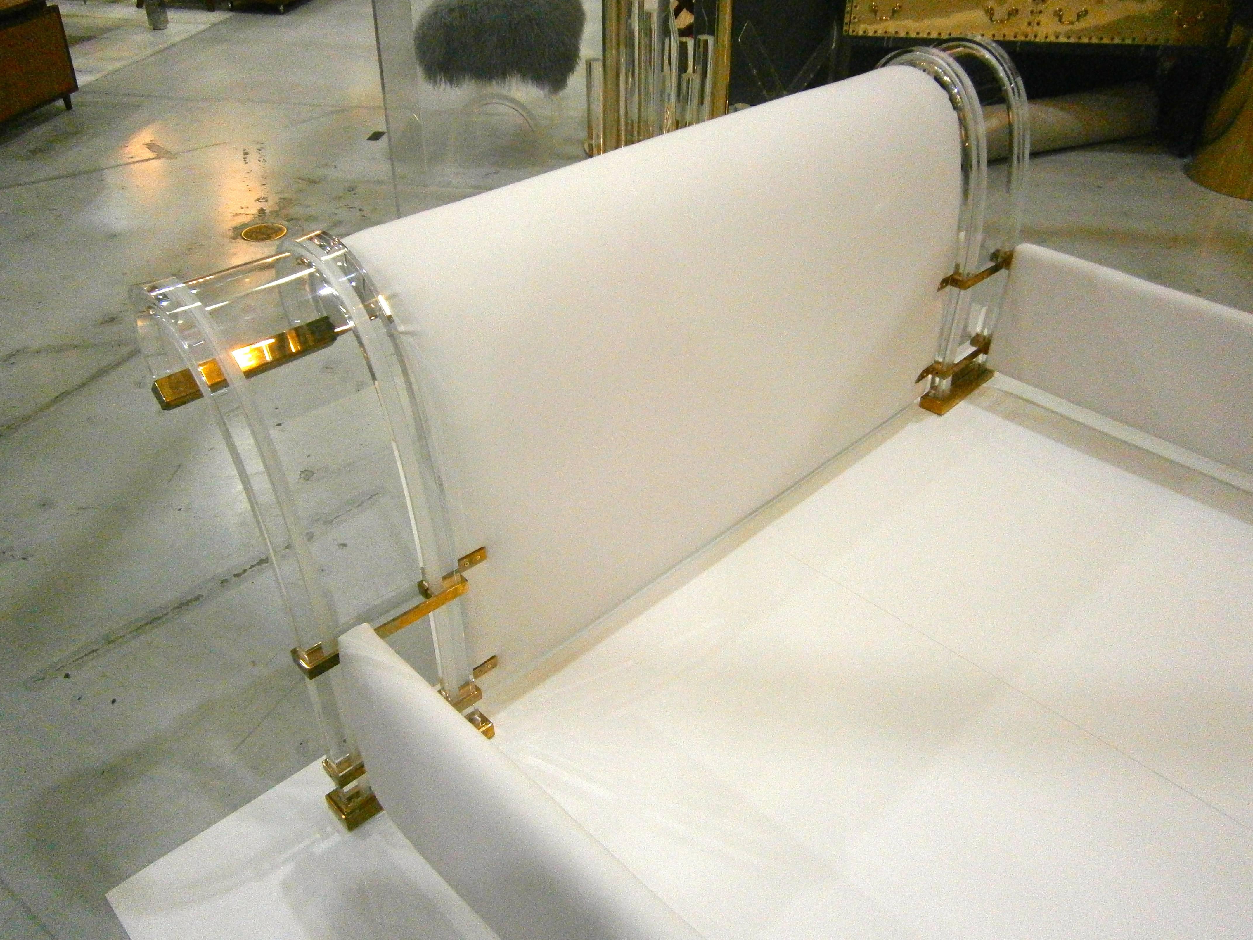 Italian Amazing Brass and Lucite Queen-Sized Sleigh Bed by Marcello Mioni, circa 1980 For Sale