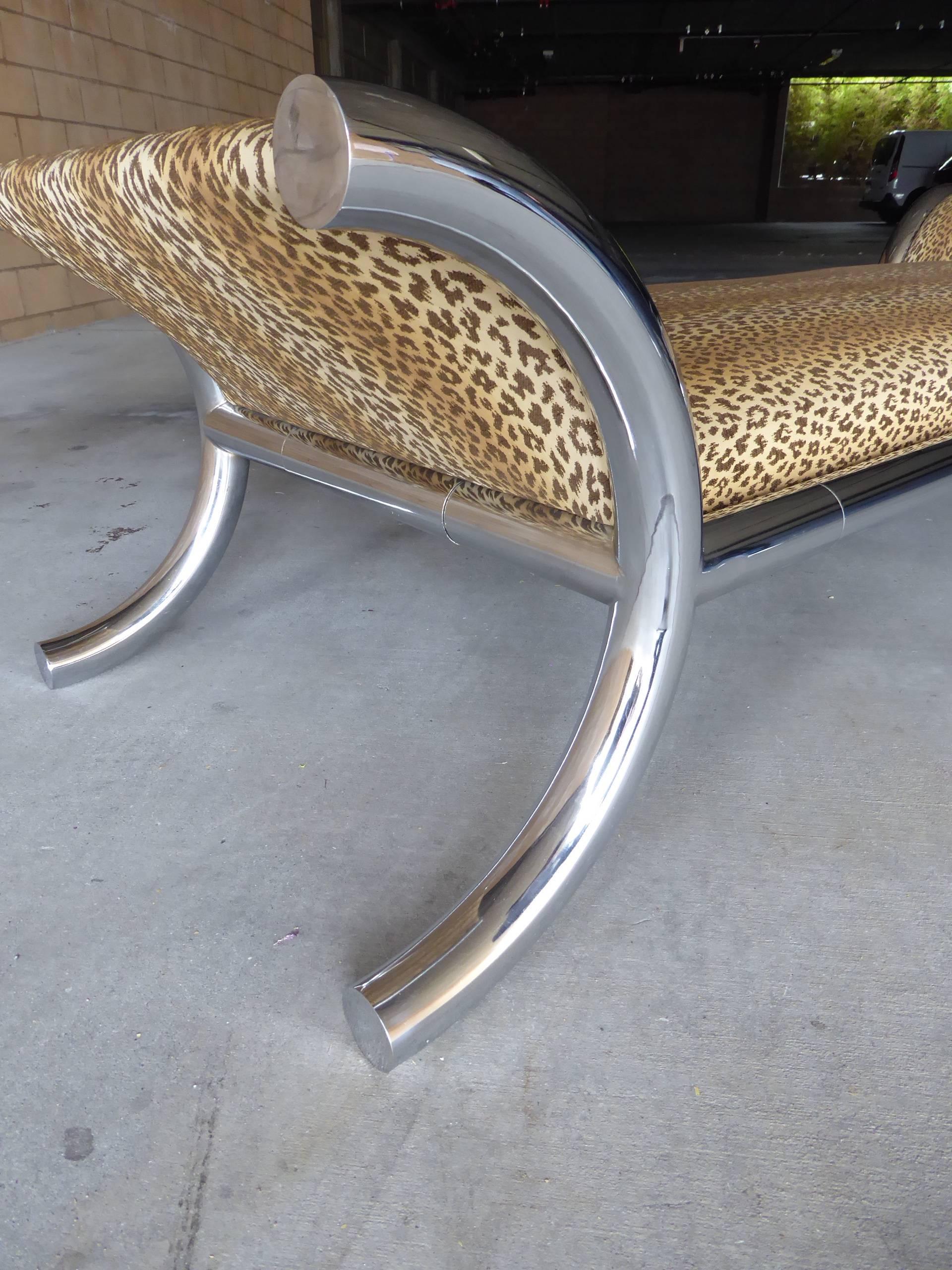 Sleek and Sexy Italian Daybed with a Chrome-Plated Tubular Frame, circa 1970s In Excellent Condition For Sale In Palm Springs, CA