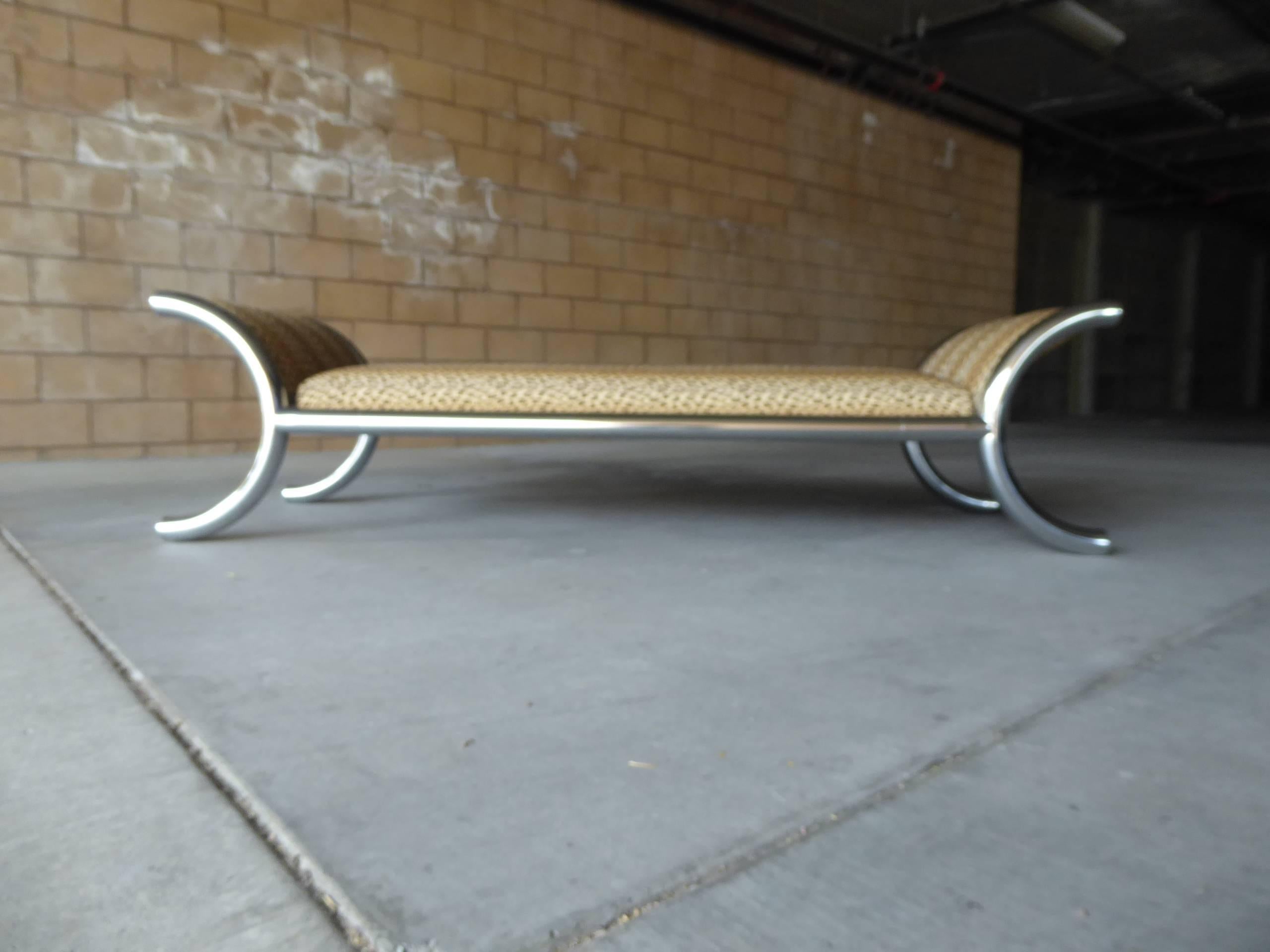 Late 20th Century Sleek and Sexy Italian Daybed with a Chrome-Plated Tubular Frame, circa 1970s For Sale