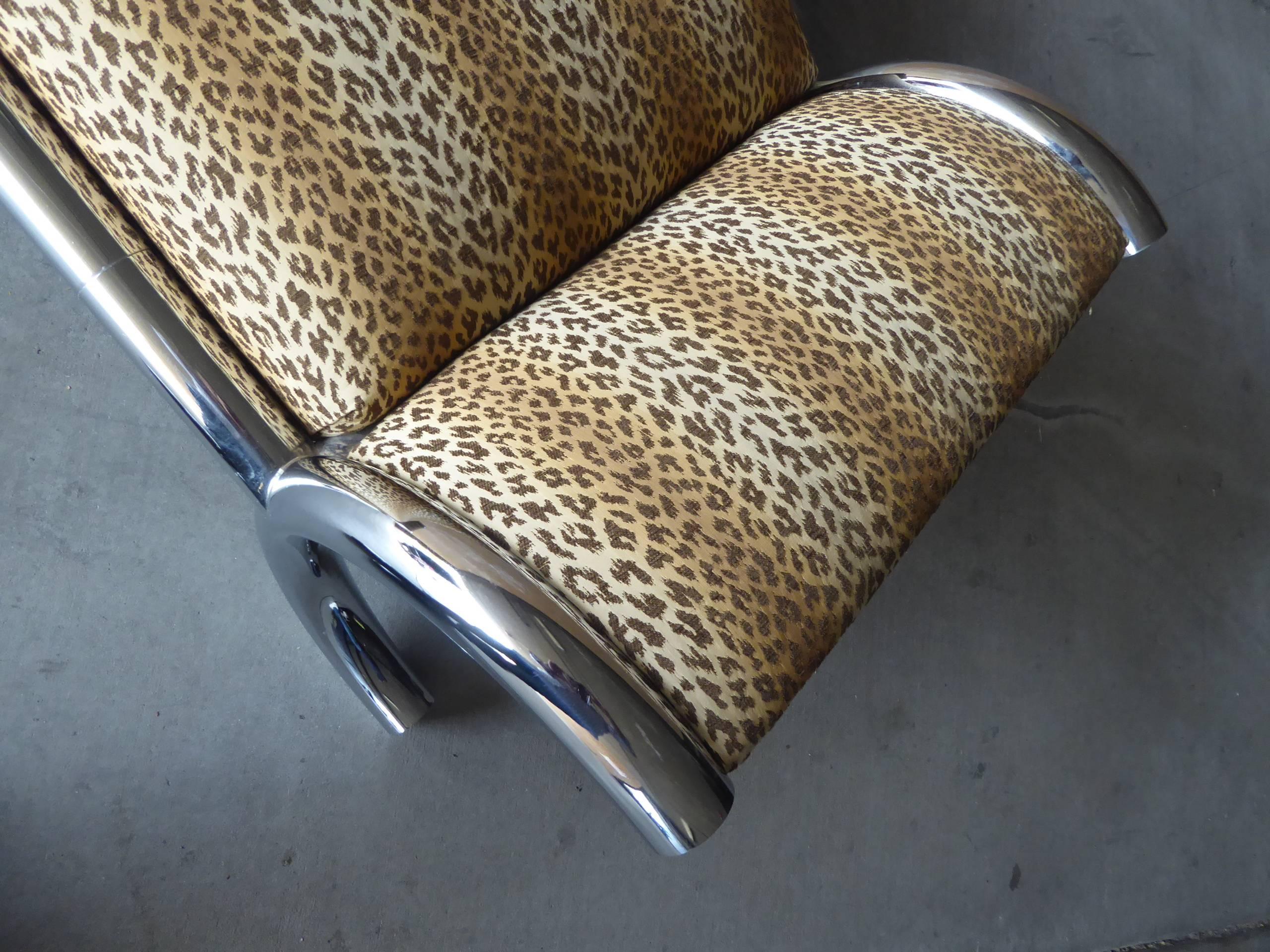 Sleek and Sexy Italian Daybed with a Chrome-Plated Tubular Frame, circa 1970s For Sale 3