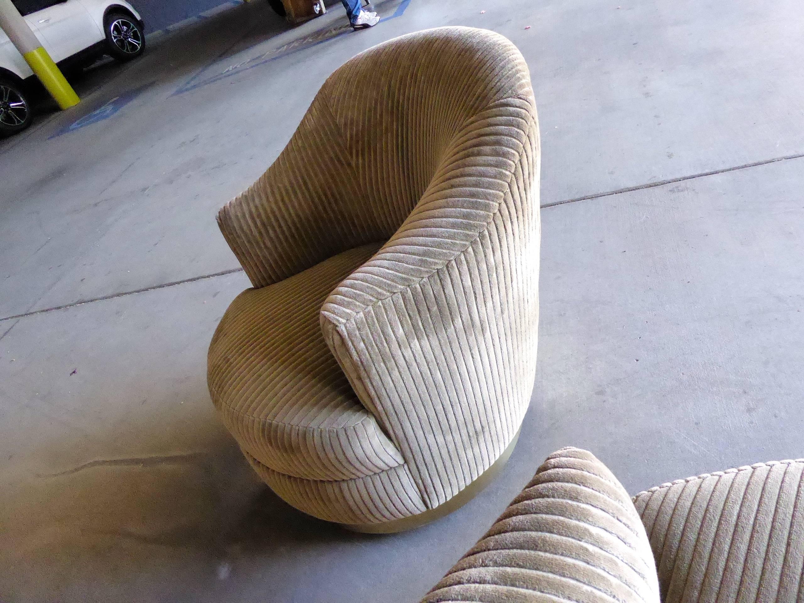 Pair of Upholstered Circular Club Chairs by Karl Springer, circa 1970s For Sale 1