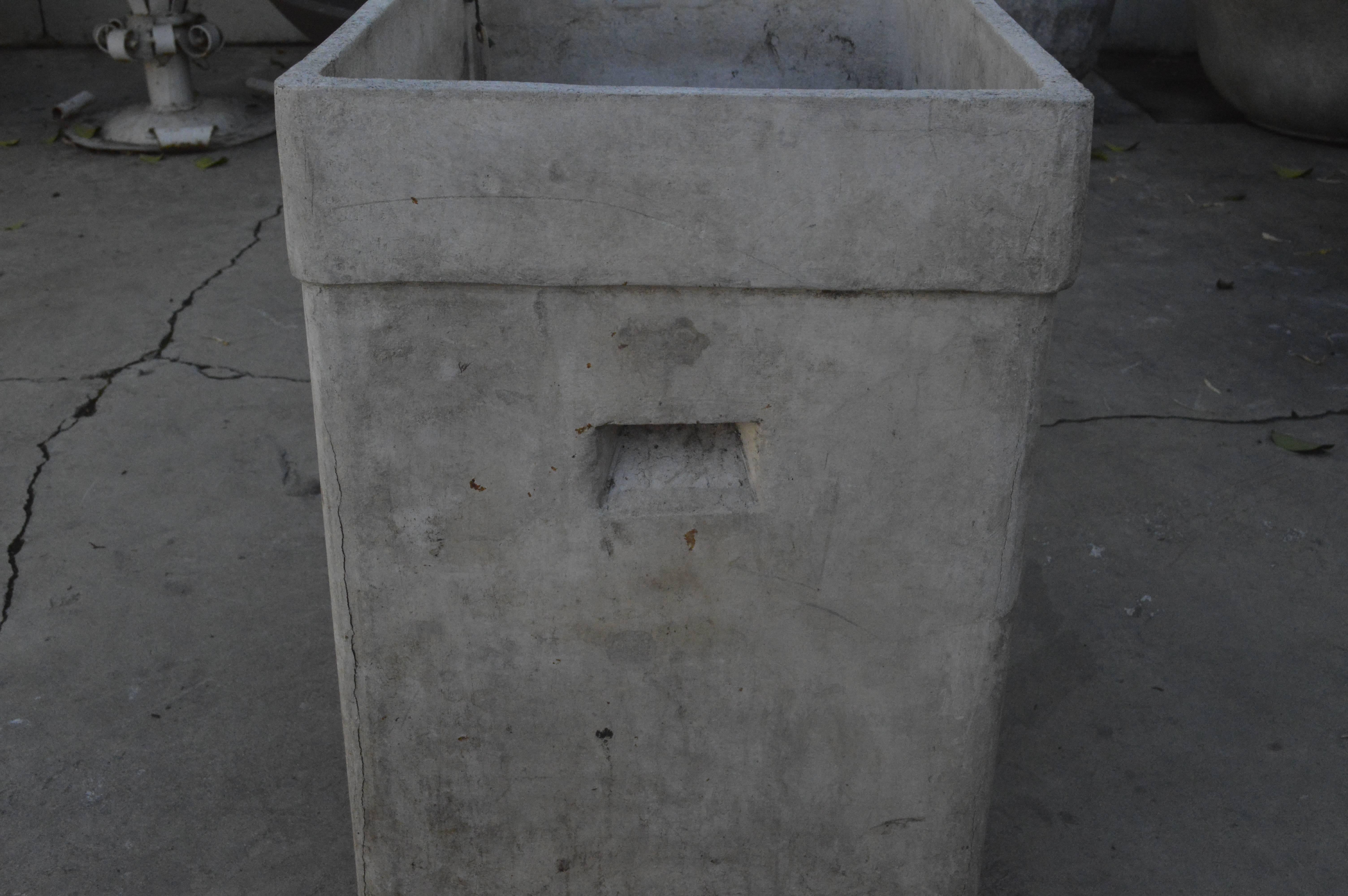 French Fiber Cement Planter with Handles in the Style of Willy Guhl In Good Condition For Sale In Culver City, CA