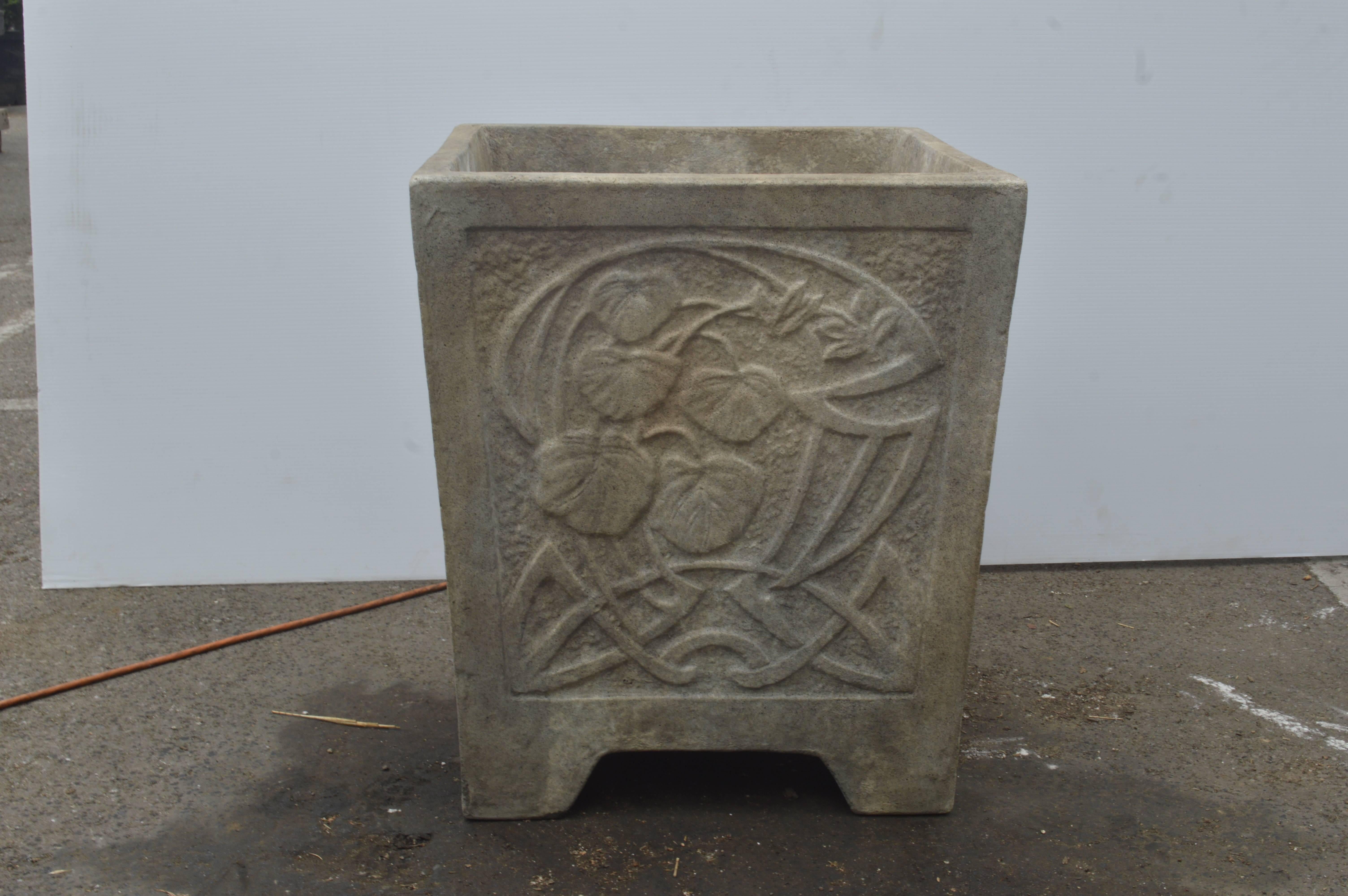 Beautifully designed concrete square planter available in one size.
7-8 week lead time for production if not in stock.
