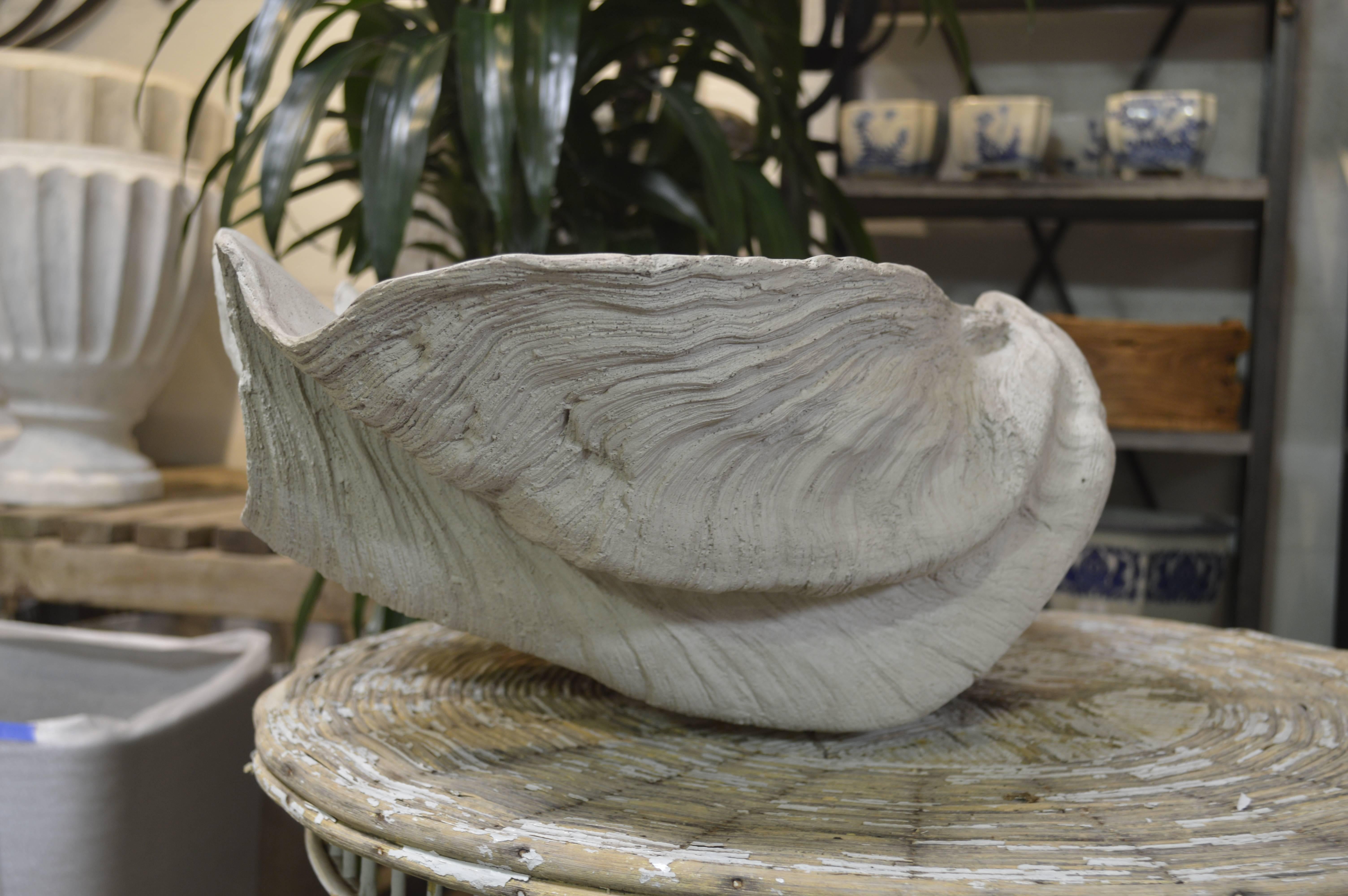 resin clam shell planter