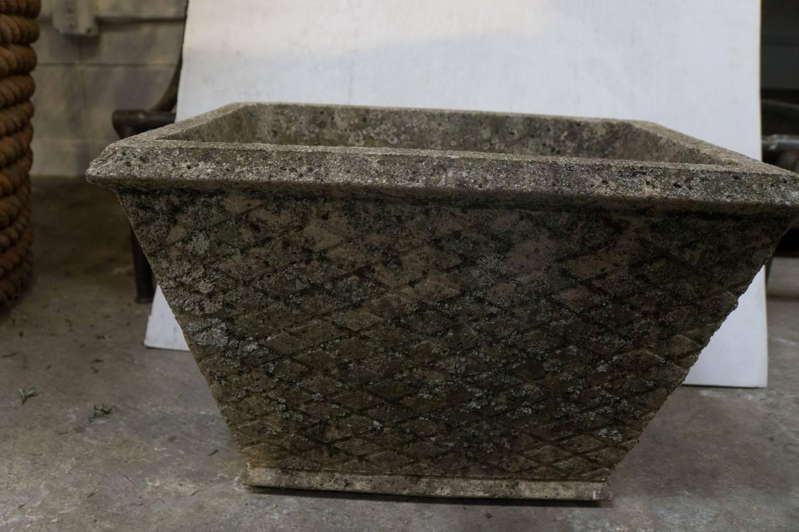20th Century French Cast Stone Planter with Intricate Basket Weave Design In Good Condition In Culver City, CA