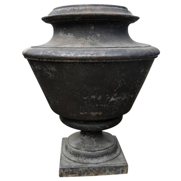 French Antique Cast Iron Urns, circa 1870 For Sale 1