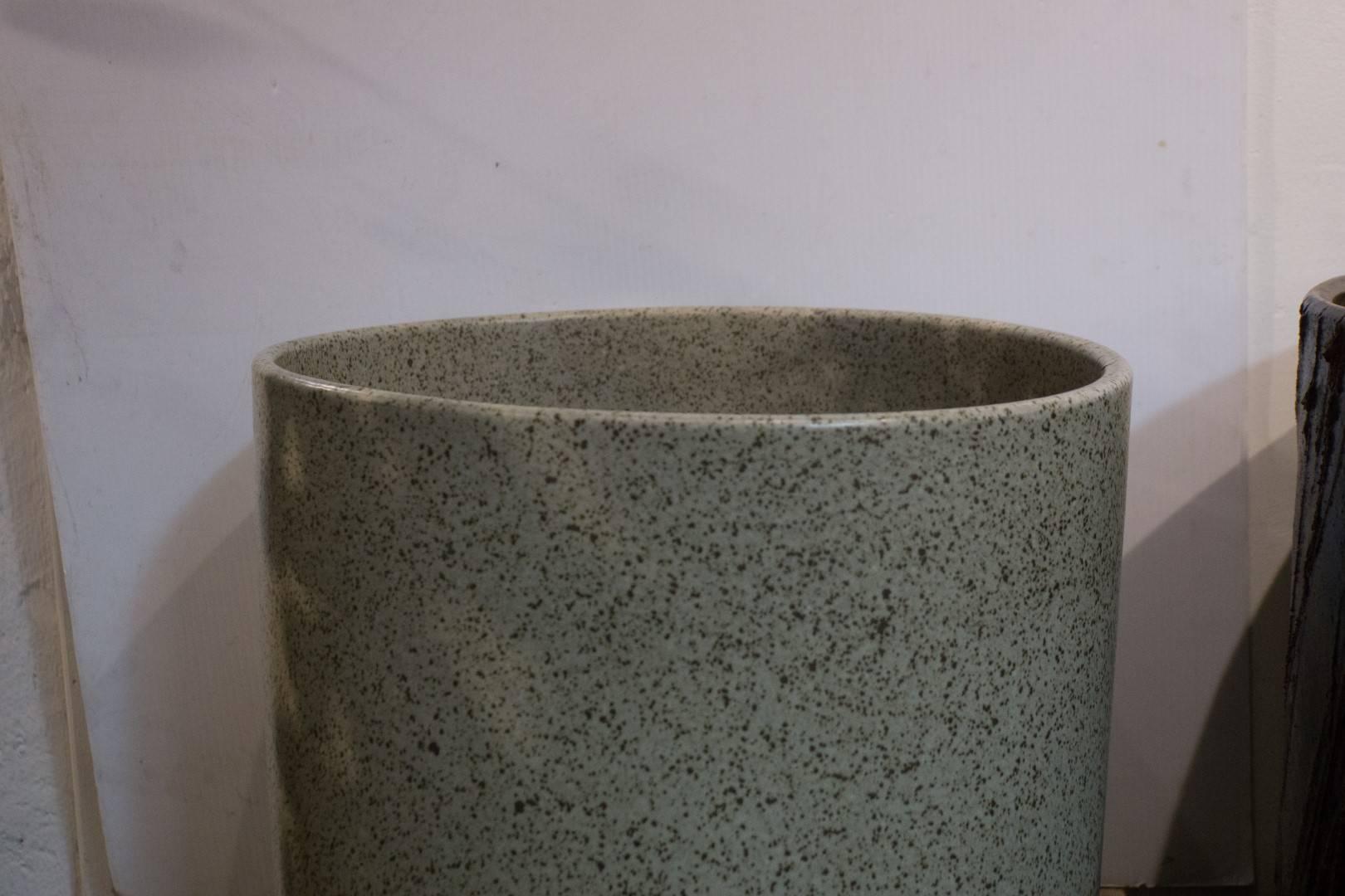 Mid-Century Modern American David Cressey stone grey glaze planter Pro Artisan collection
Measure: 18