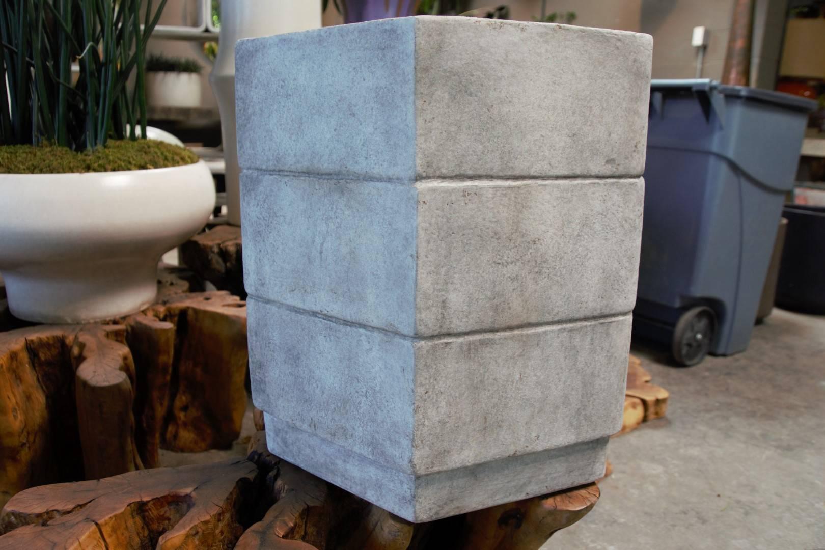 Mid-Century Modern Style Cast Composite Three-Hex Planter In Good Condition For Sale In Culver City, CA