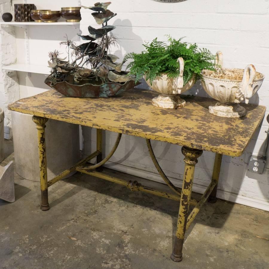 Antique Italian Iron Garden Table with Yellow Patina, circa 1900 For Sale 2