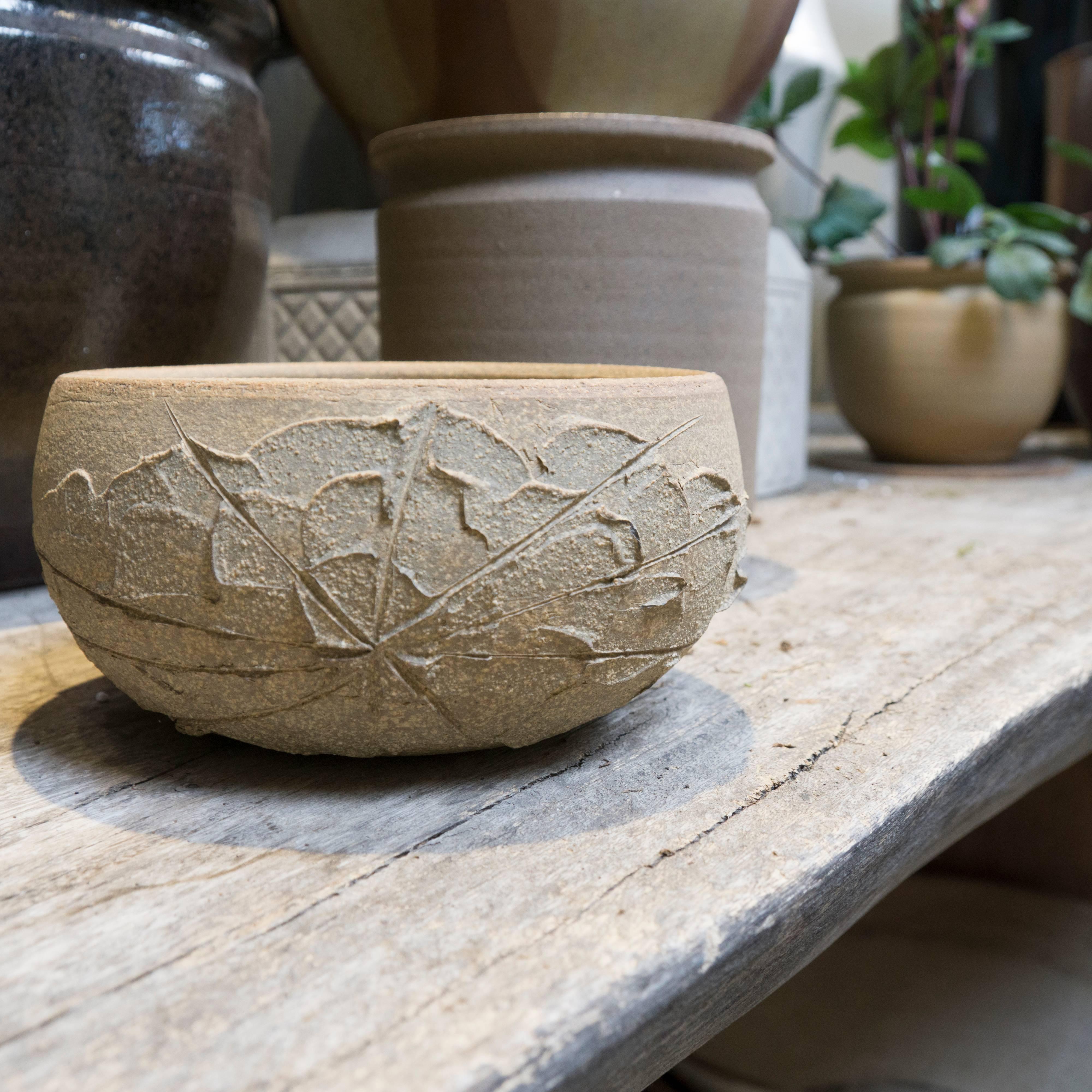 David Cressey Solar Pattern in Strange Clay and Odd Size John Follis Bowl In Good Condition In Culver City, CA