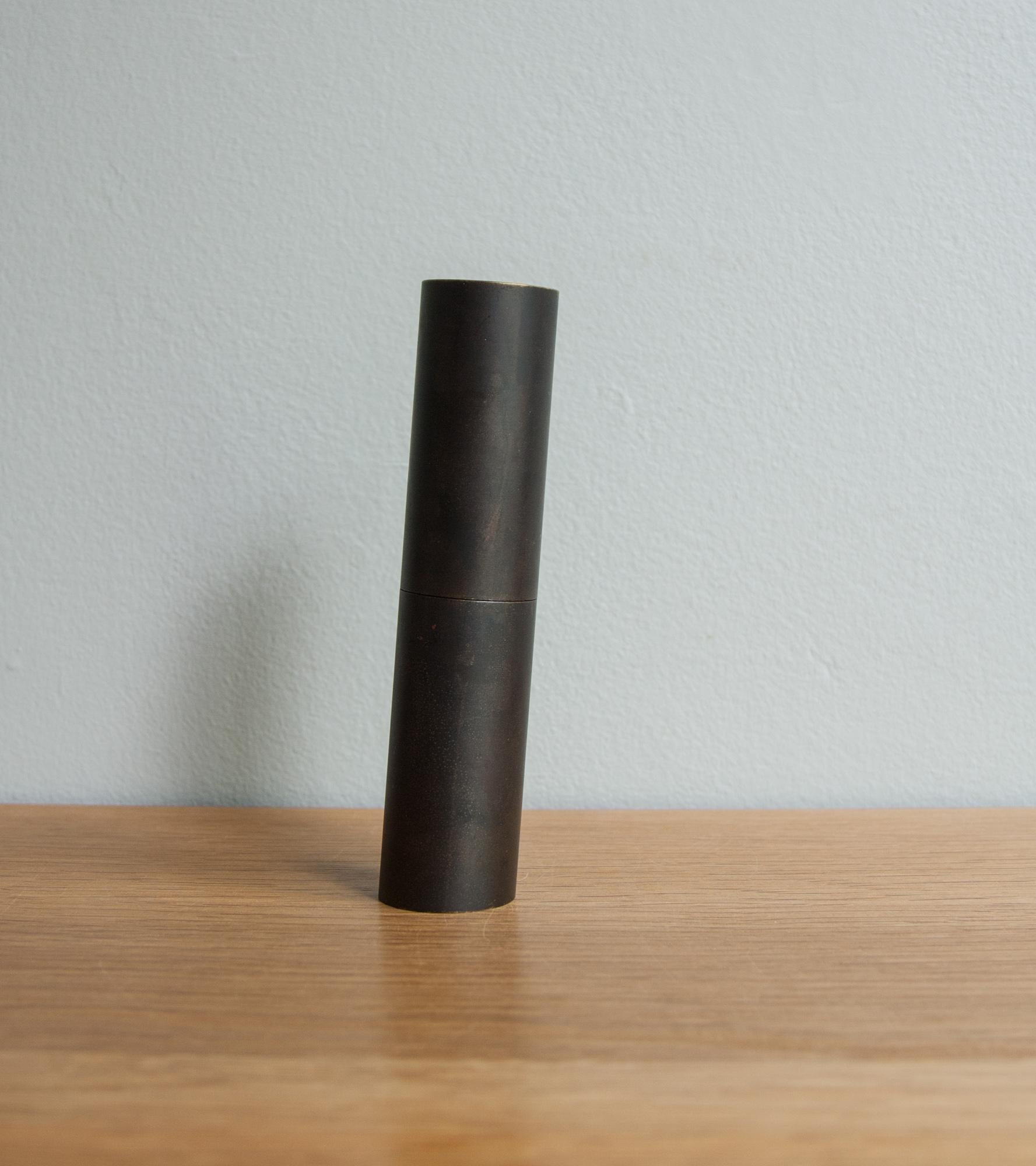 Description:

Sigmar's first product was the Italic pepper/salt mill designed by Michael Anastassiades and manufactured by the Auböck Werkstätte in Vienna. Our aim was to refrain from compromise on everything from design to manufacturing. We feel we