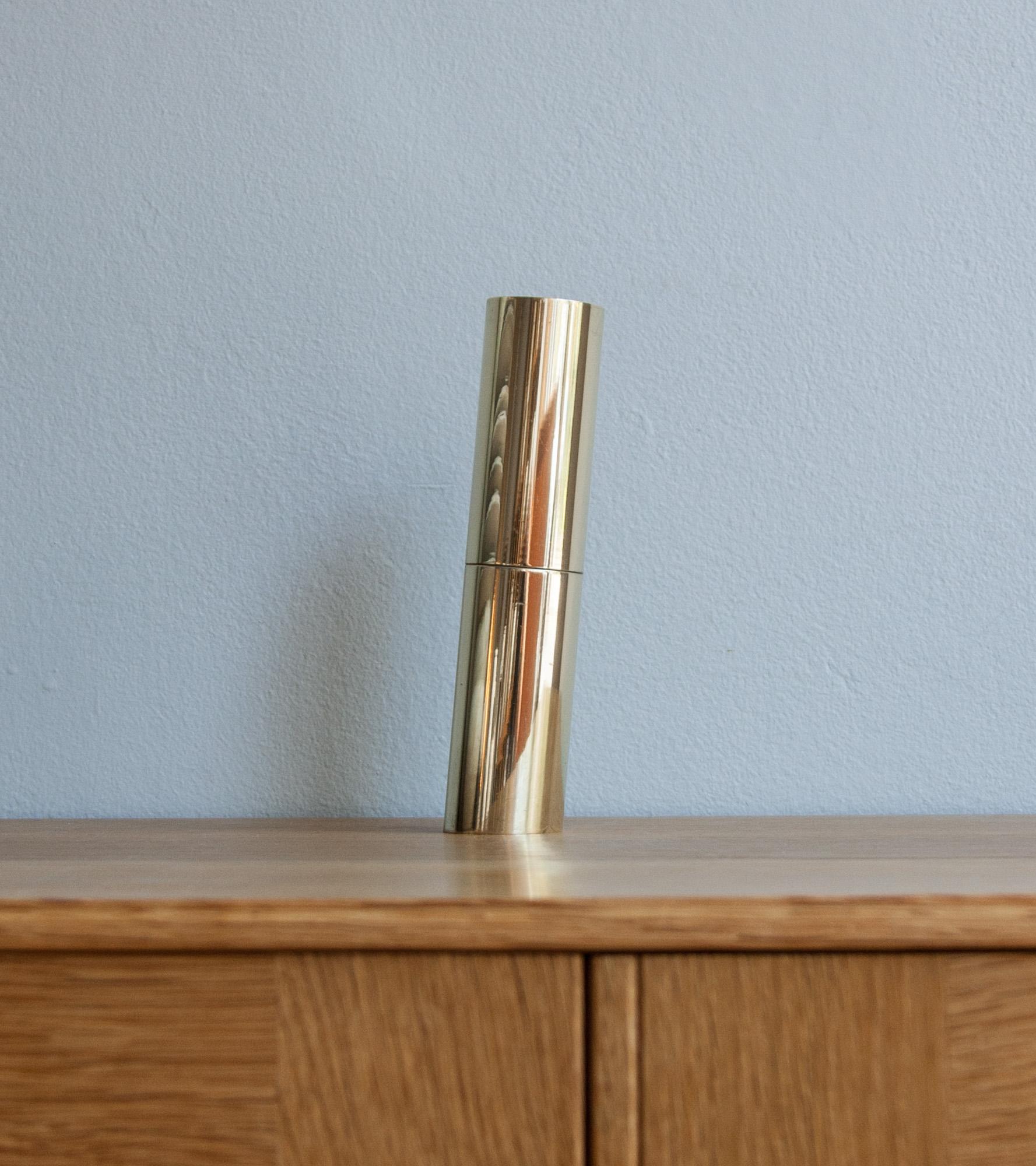 Italic Mill - Polished Brass / Michael Anastassiades x Werkstätte Carl Auböck In New Condition For Sale In London, GB