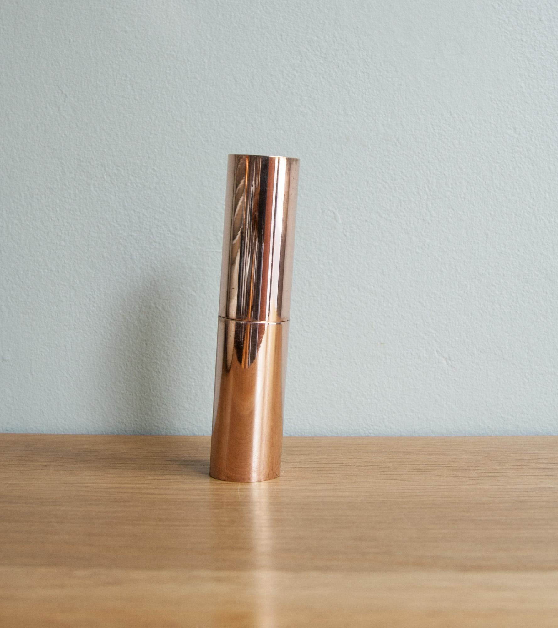 Description:

Sigmar's first product was the Italic pepper mill designed by Michael Anastassiades and manufactured by the Auböck Werkstätte in Vienna. Our aim was to refrain from compromise on everything from design to manufacturing. We feel we