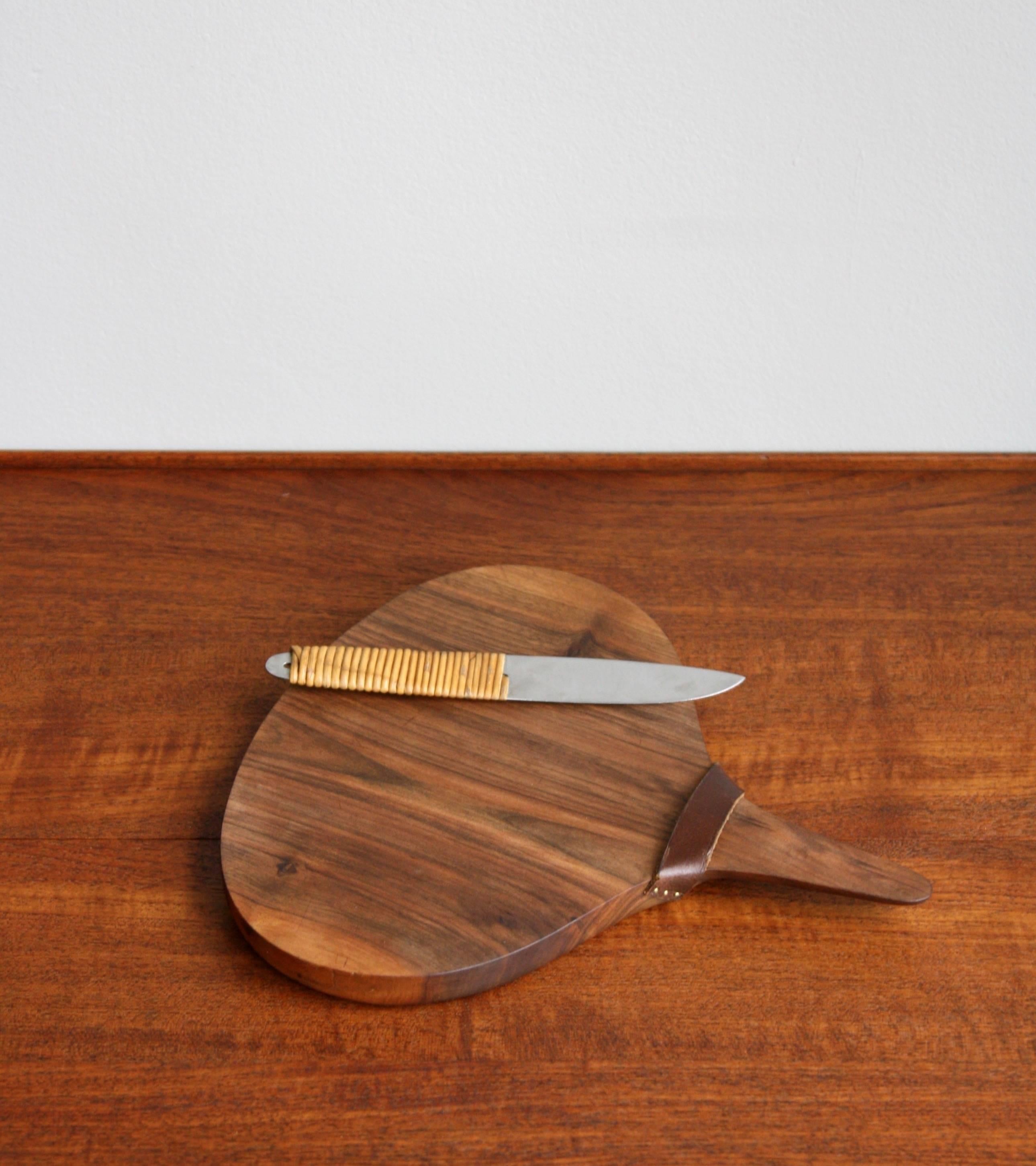 Mid-Century Modern Carl Auböck II Walnut Cutting and Handled Serving Board with Knife