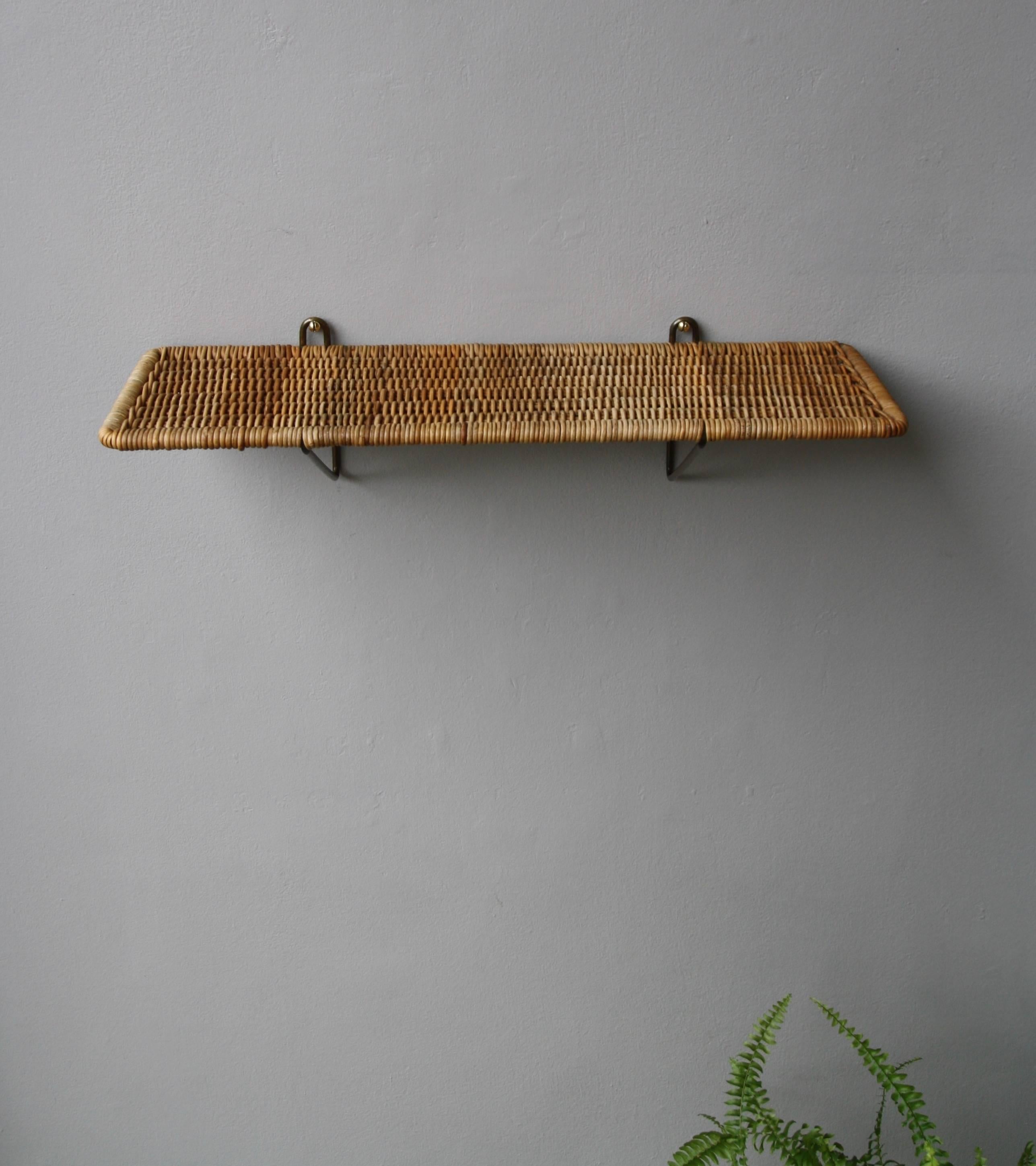 Carl Auböck II Vintage 1950s Wicker and Brass Floating Shelf In Excellent Condition In London, GB