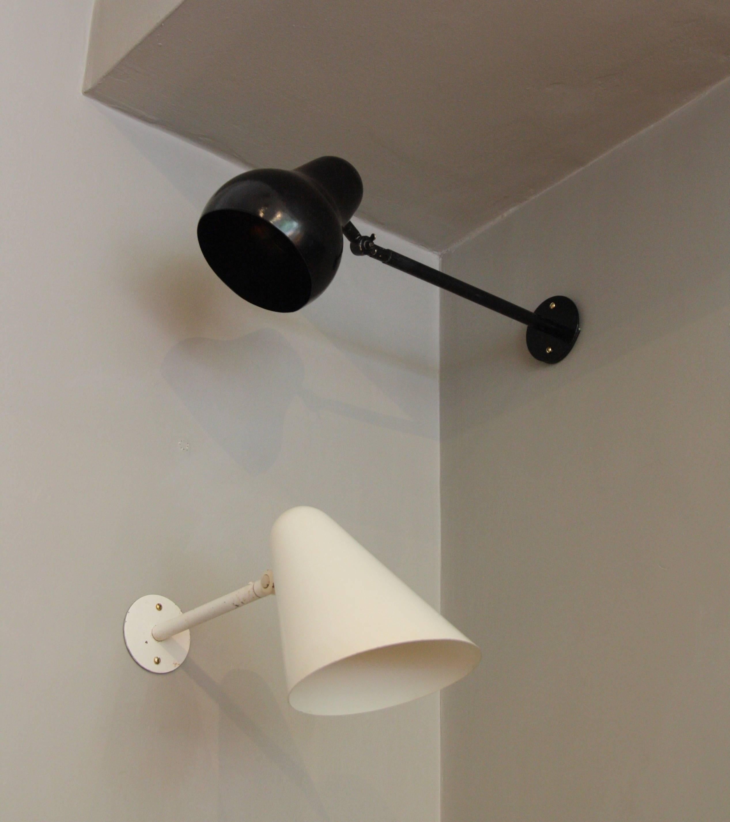 Vilhelm Lauritzen Attributed Vintage Articulated Wall Lamp by Louis Poulsen In Good Condition In London, GB