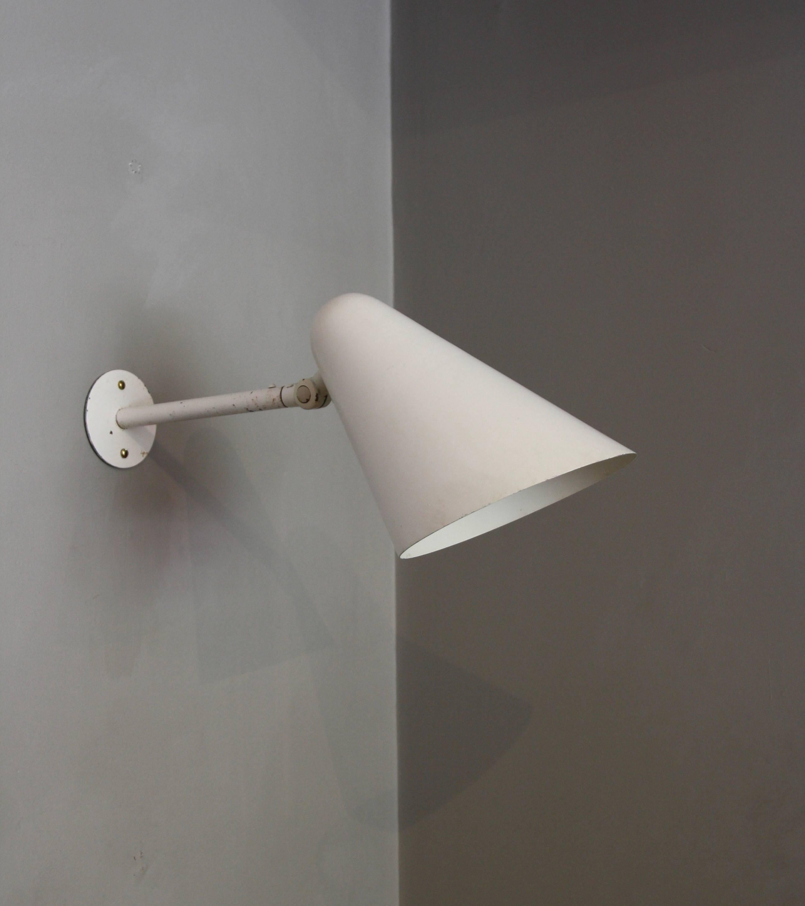 Mid-Century Modern Vilhelm Lauritzen Attributed Vintage Articulated Wall Lamp by Louis Poulsen