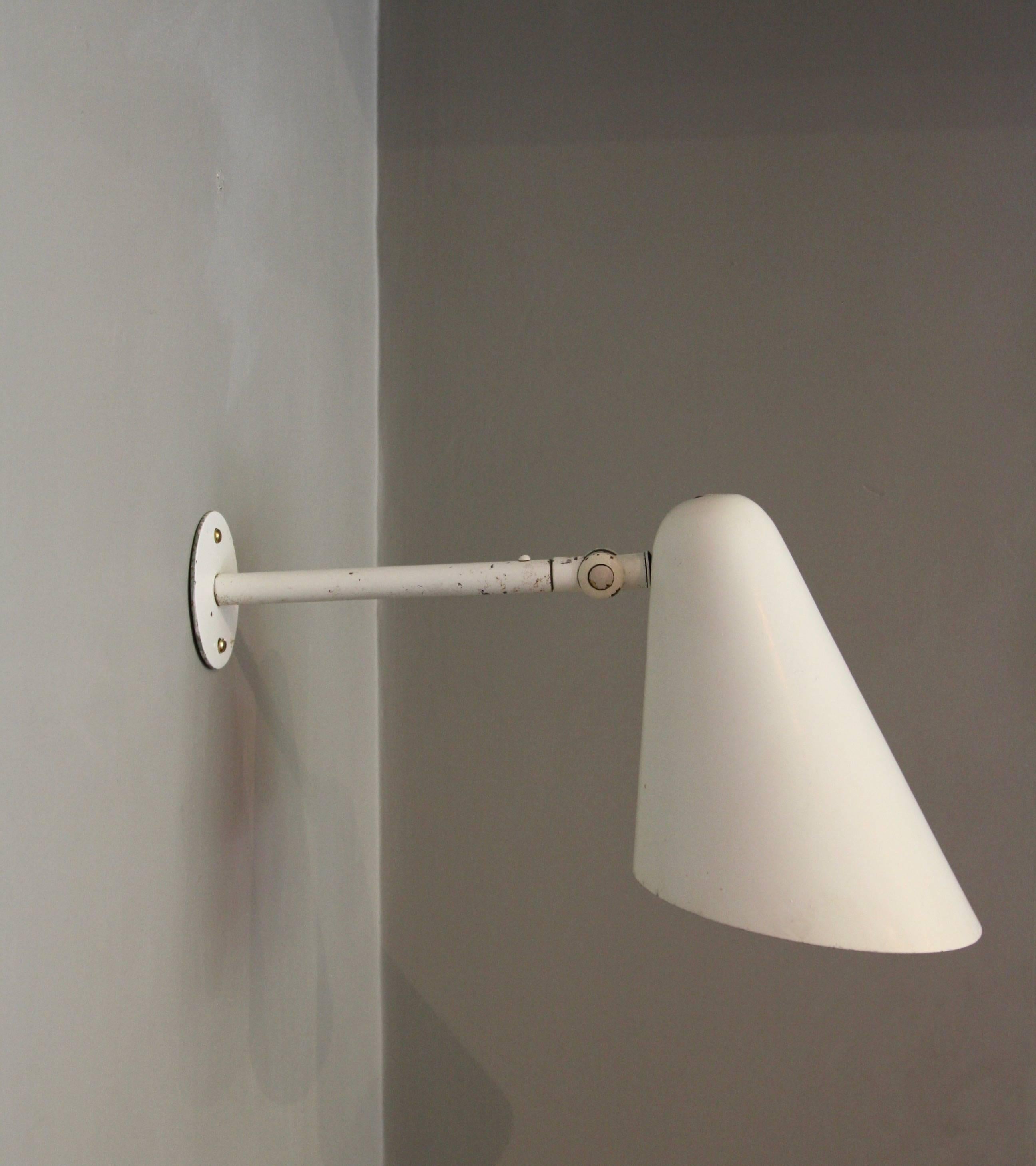 Danish Vilhelm Lauritzen Attributed Vintage Articulated Wall Lamp by Louis Poulsen