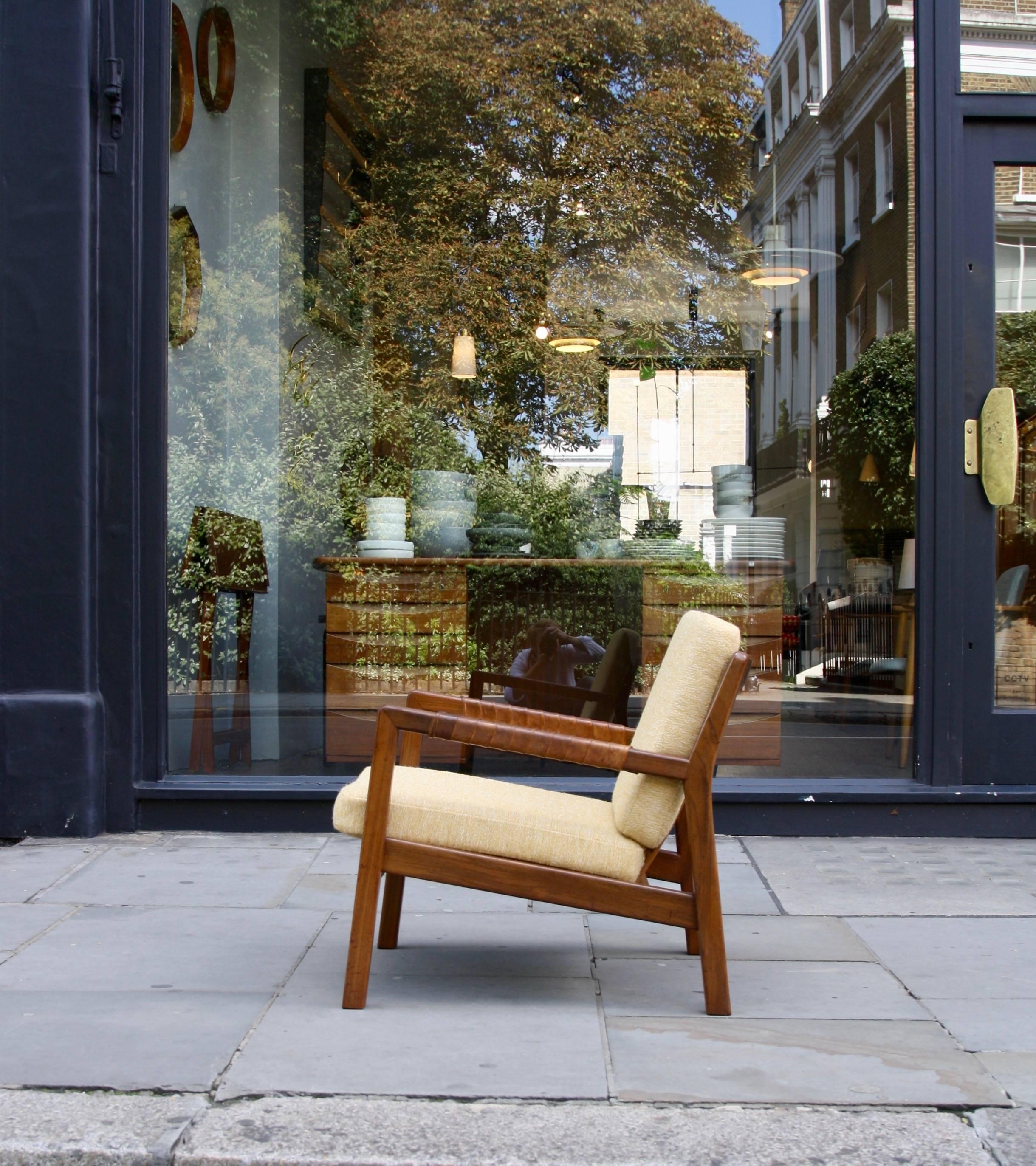 Carl Gustav Hiort af Ornäs Walnut and Leather 'Trienna' Armchair, Finland, 1950s 1