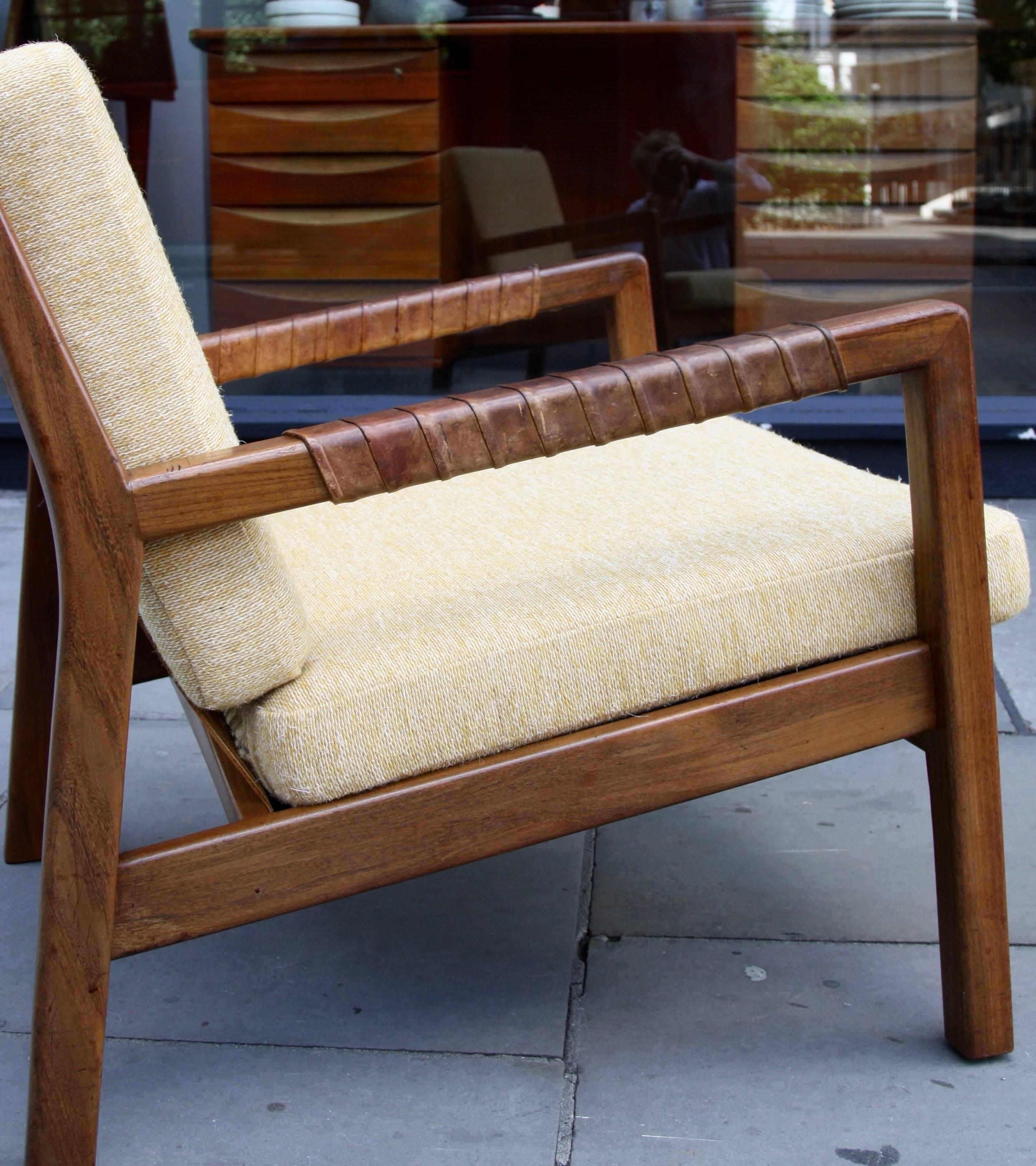 Carl Gustav Hiort af Ornäs Walnut and Leather 'Trienna' Armchair, Finland, 1950s 3