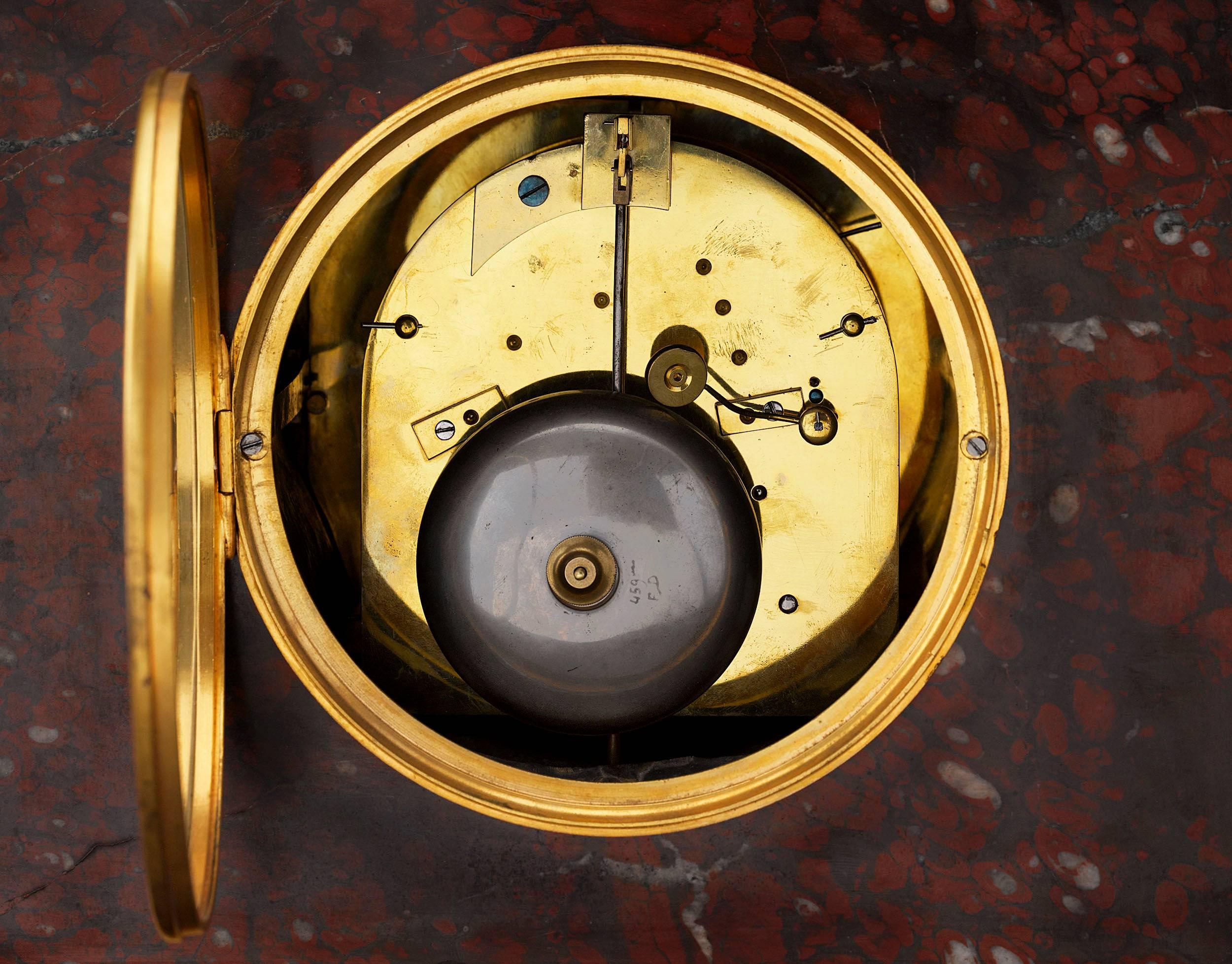 Napoleon III Sculptural Mantel Clock im Zustand „Hervorragend“ in New Orleans, LA