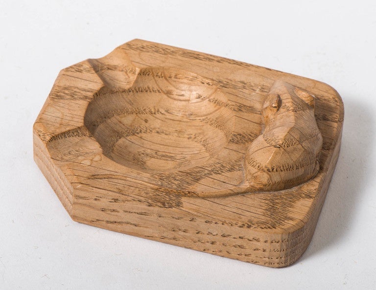 Late 20th Century Robert Mouseman Thompson carved oak ashtray, England circa 1970