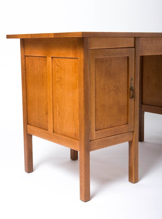 Mid-20th Century Gordon Russell Arts and Crafts oak desk, England circa 1930 For Sale