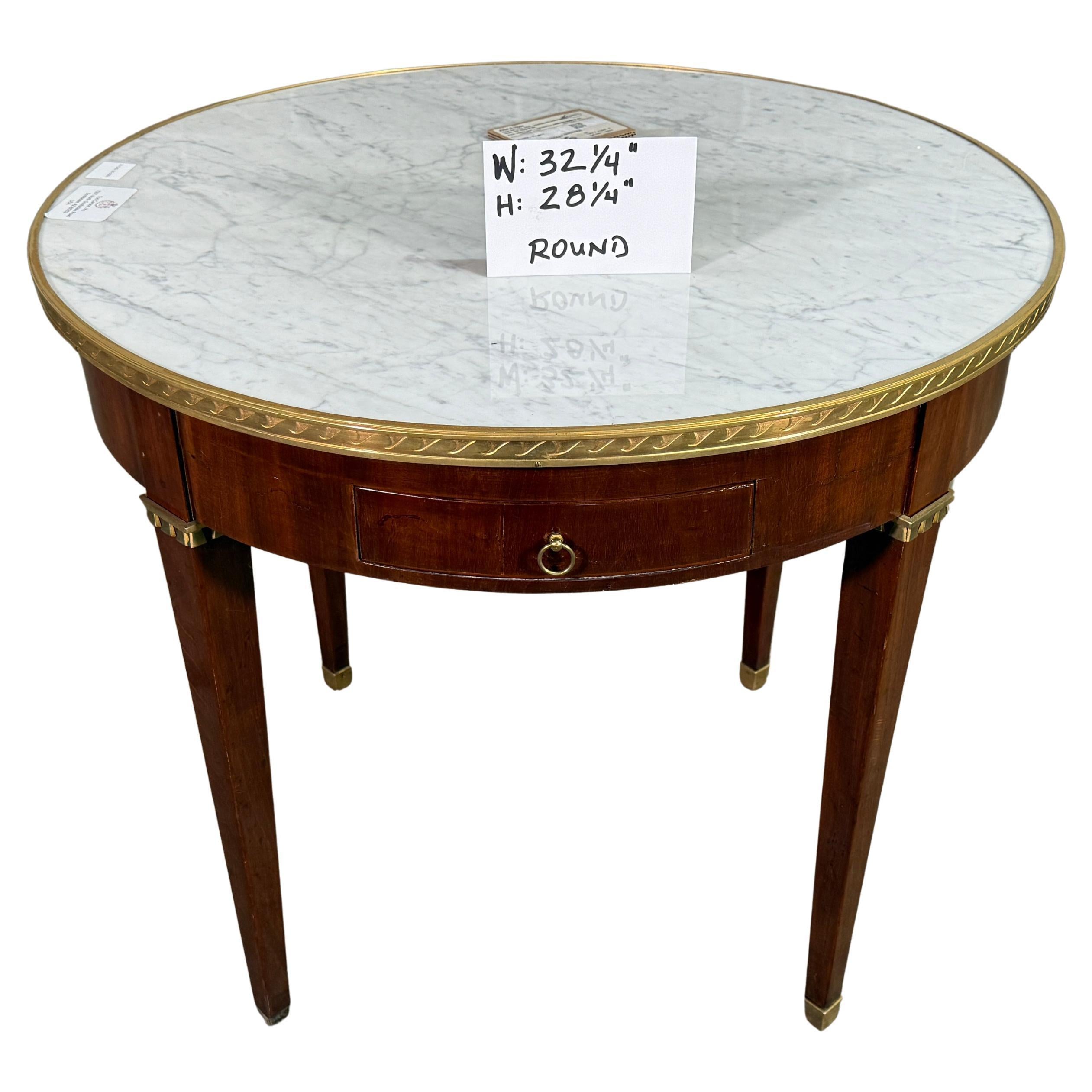 Table Louis XVI en acajou du XVIIIe siècle - Montures en marbre de Carrera et bronze doré
