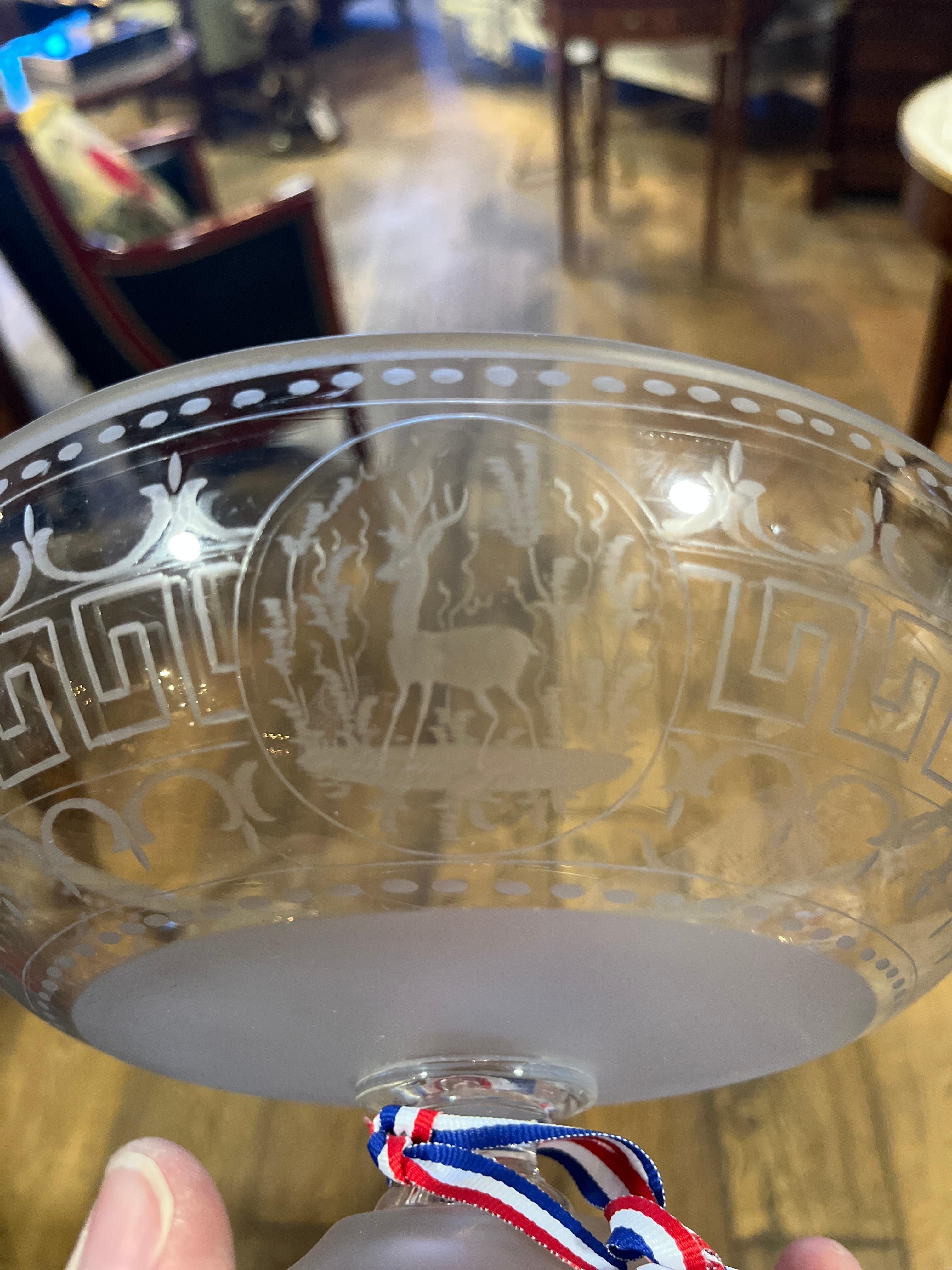 Français Compotier écossais en verre gravé du 19ème siècle en vente