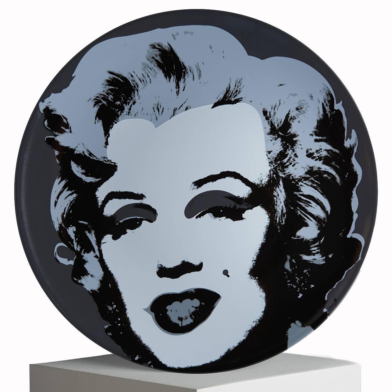 (after) Andy Warhol
Marilyn plate (Purple, pink, turquoise, black).
set of four porcelain salad or dessert plates.
Measures: 8.2
