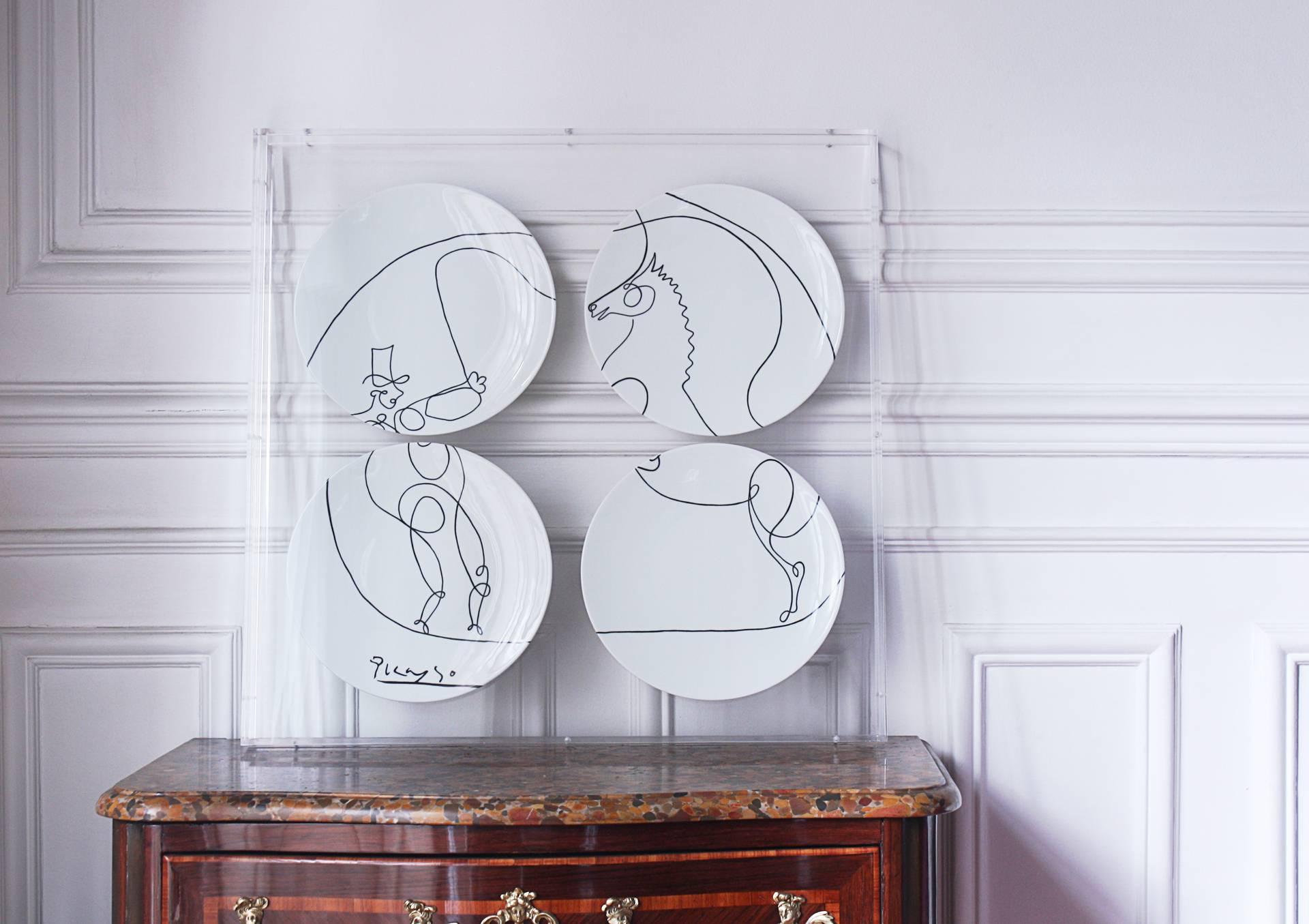 Dinner plates (The Horse Trainer)
boxed set of four
porcelain from Limoges
Measure: 10.6