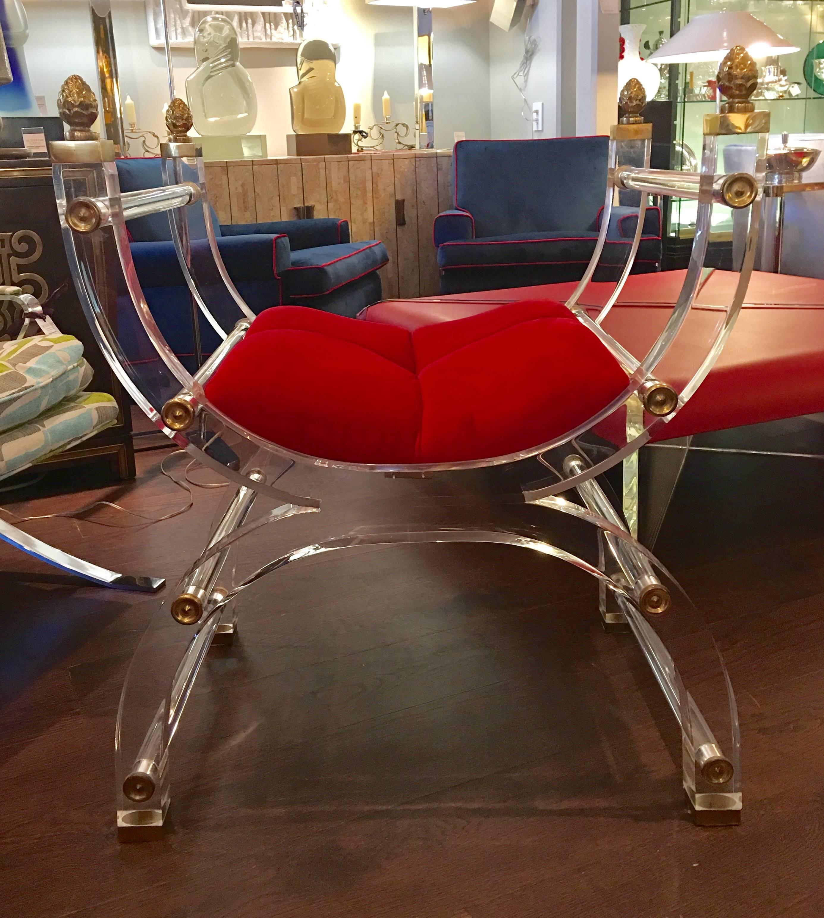 Lucite X Form Throne or Vanity Chair In Excellent Condition For Sale In Palm Beach, FL