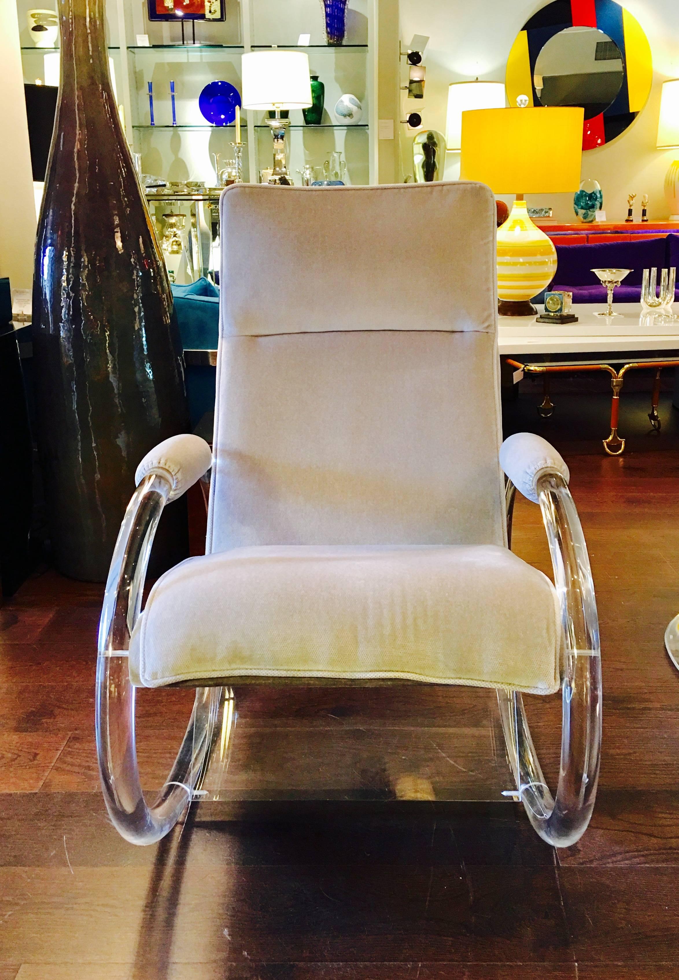 Charles Hollis Jones Lucite Rocking Chair In Excellent Condition For Sale In Palm Beach, FL