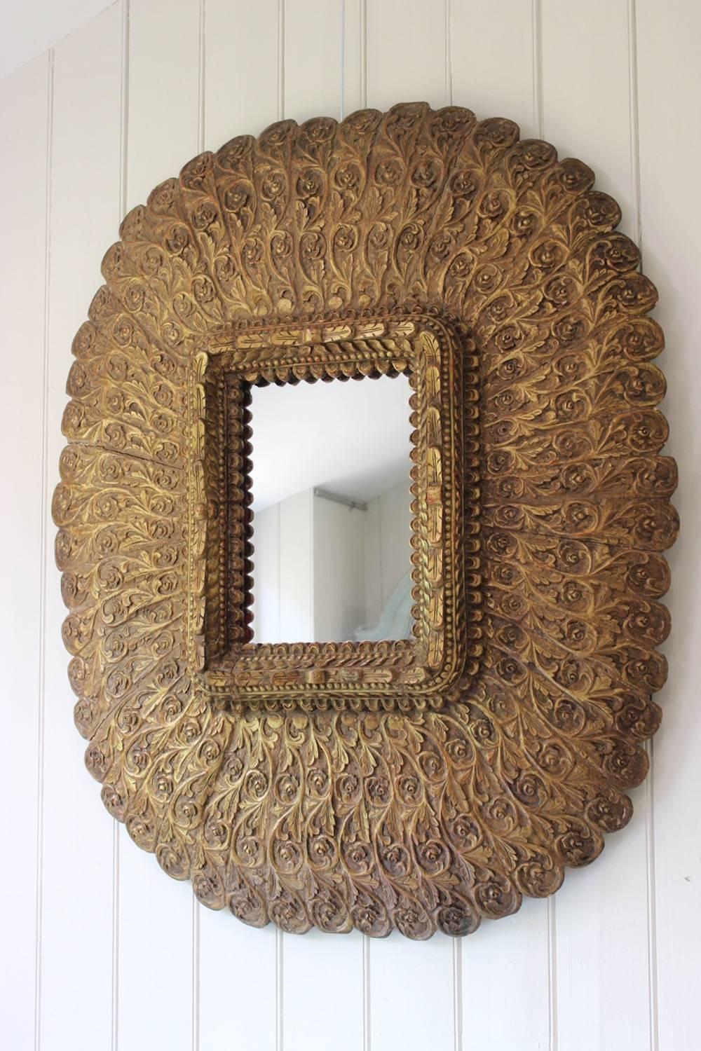 Mid-20th Century Spanish Carved and Gilded Mirror In Good Condition In Gloucestershire, GB