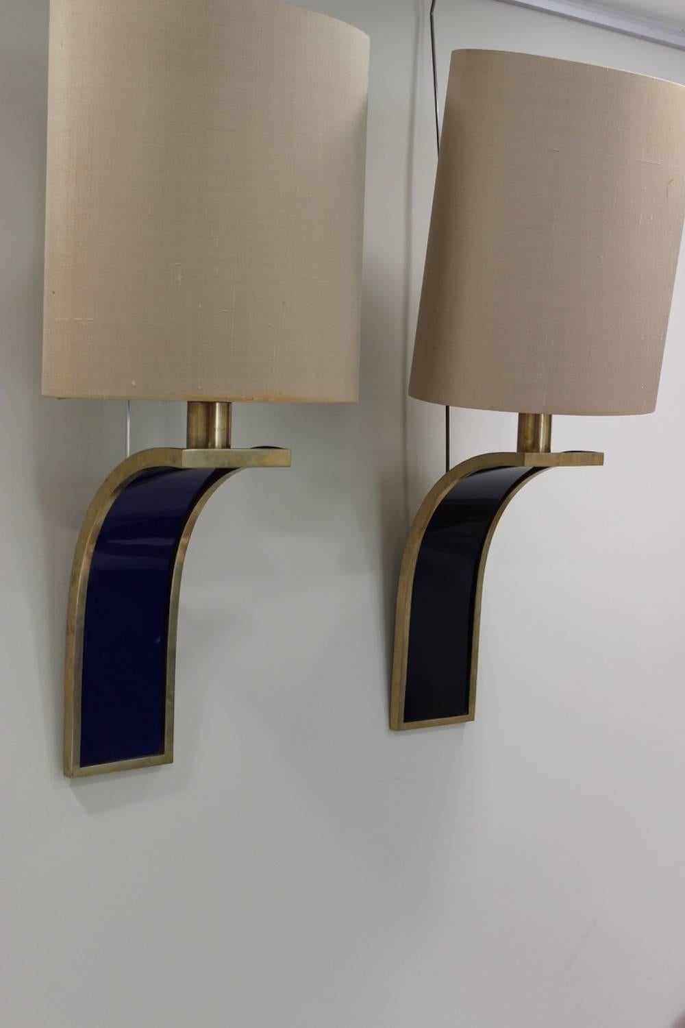 1970s Curved Wall Lights with Original Shades In Good Condition In Gloucestershire, GB