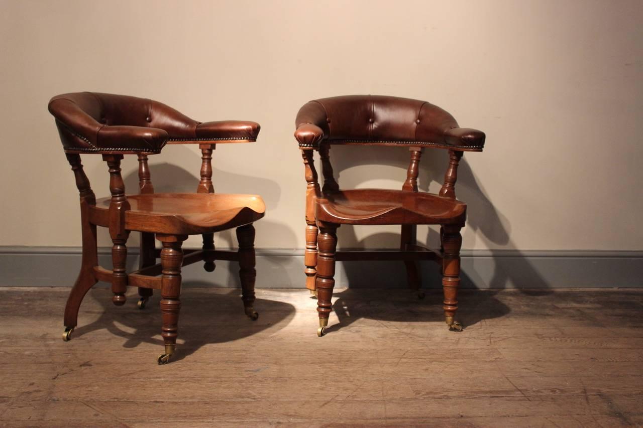 Great Pair of Walnut 'Captain's Chairs', circa 1880 In Excellent Condition In Gloucestershire, GB