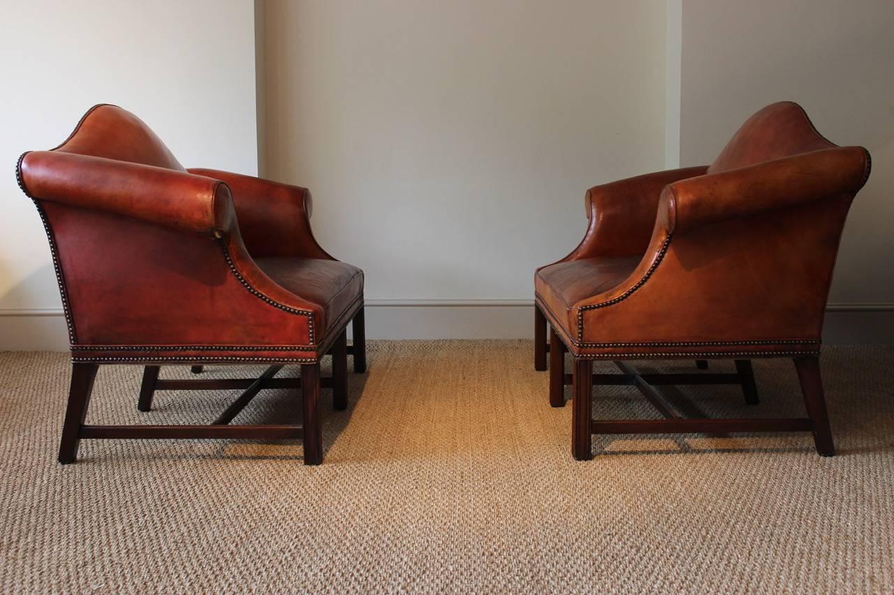 Georgian Pair of Early to Mid-20th Century English Humpback Leather Sofas