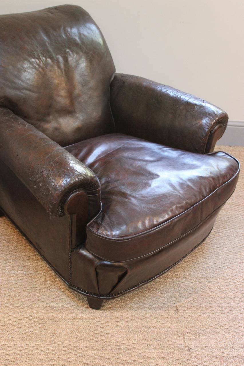 A good, and of large country house proportions, circa 1900 leather armchair with original leather (the seat cushion with new leather).
Measure: Seat height 42cm.