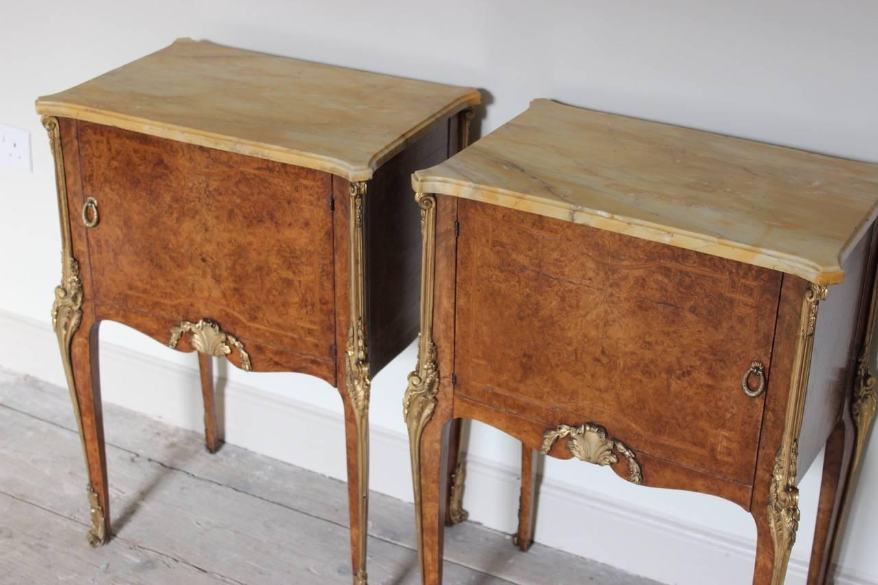Pair of 1940s Italian Amboyna Bedside Tables In Excellent Condition In Gloucestershire, GB
