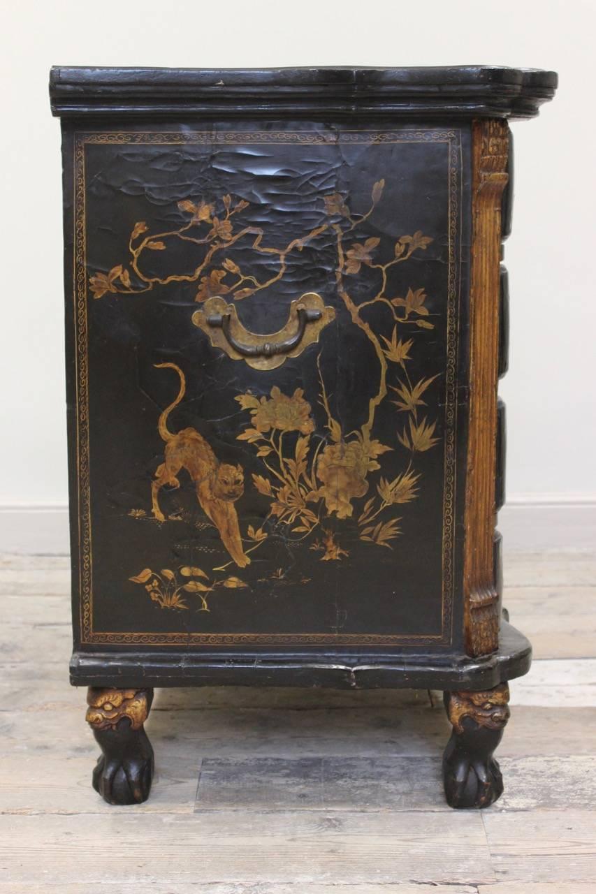 Rare Mid-18th Century Chinese-Export Serpentine Lacquer Commode 5