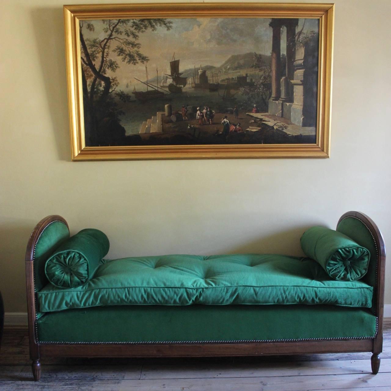 Early 20th Century French Art Deco Daybed Upholstered in Green Velvet 1