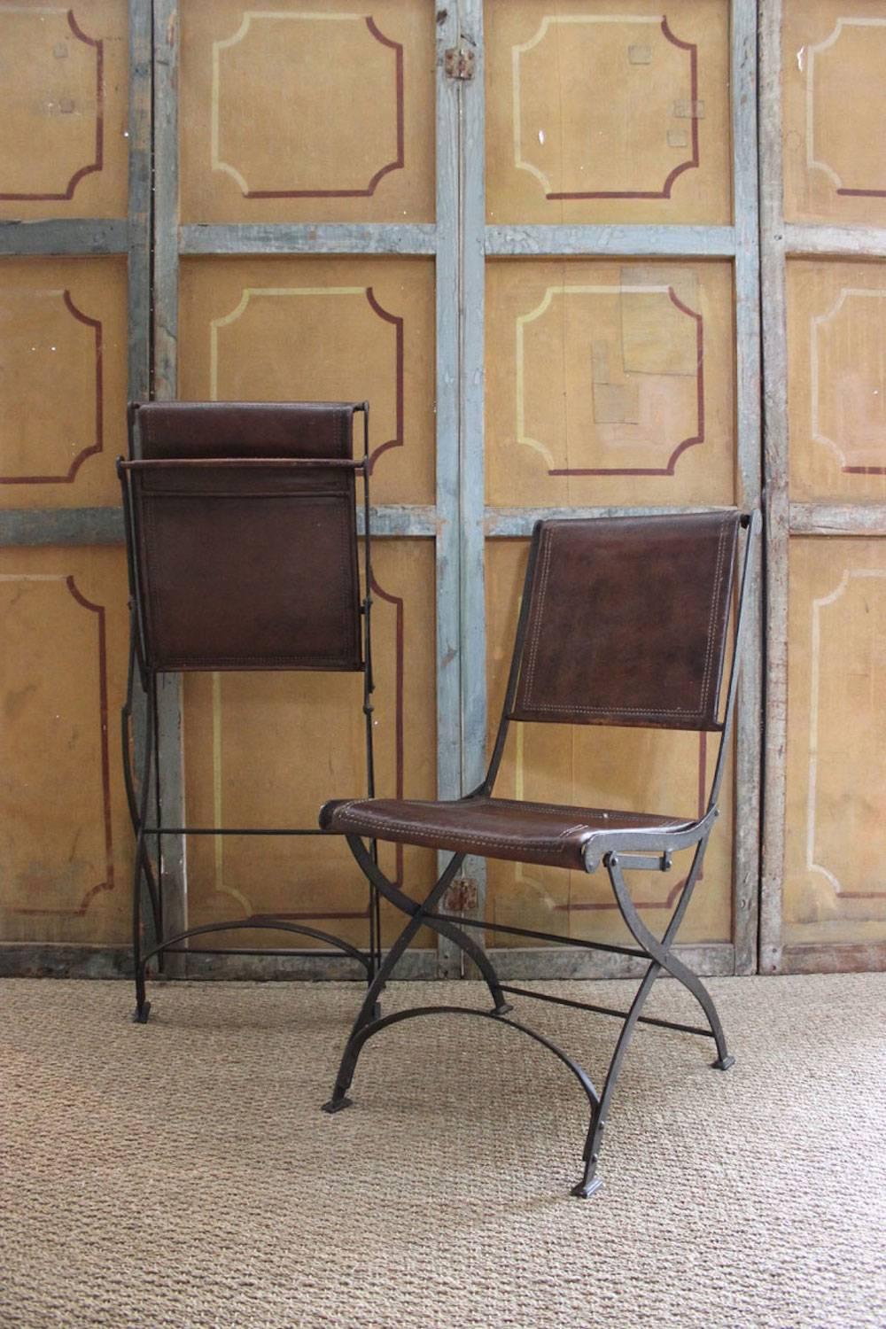 Set of Six Italian Mid-20th Century Leather and Iron Folding Chairs In Good Condition In Gloucestershire, GB