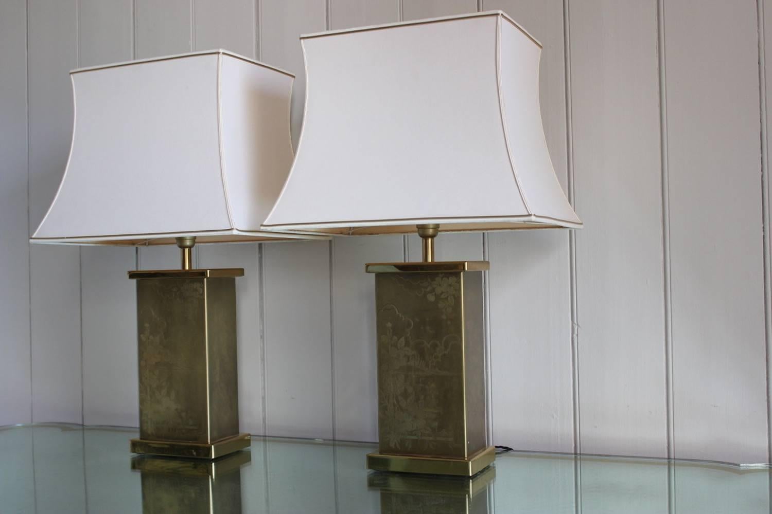Engraved 1970s Pair of French Chinoiserie Brass Table Lamps