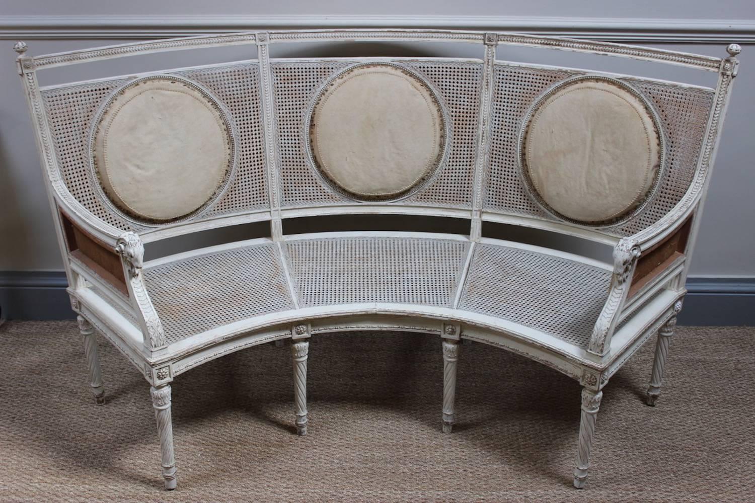 Swedish Painted Neoclassical Settee, circa 1900 In Good Condition In Gloucestershire, GB