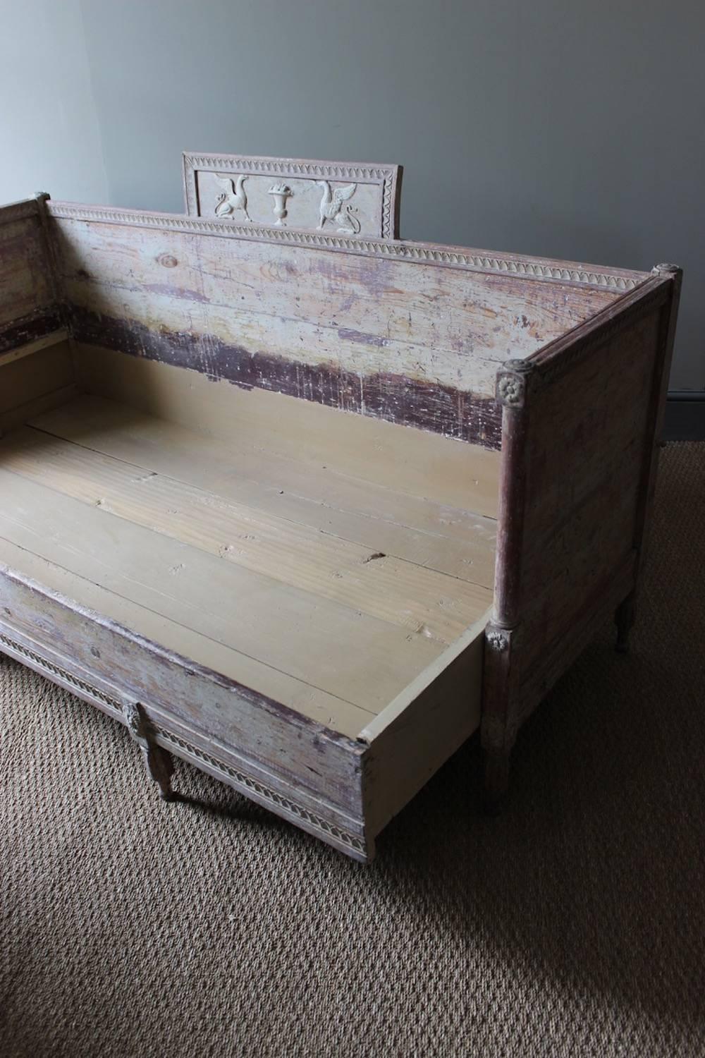 Swedish Late 18th Century Gustavian Settee In Good Condition In Gloucestershire, GB