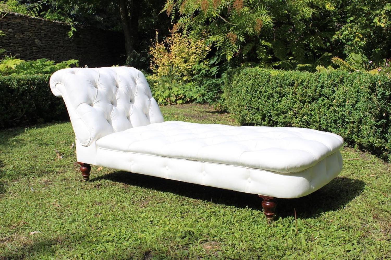 Victorian 19th Century Country House Daybed